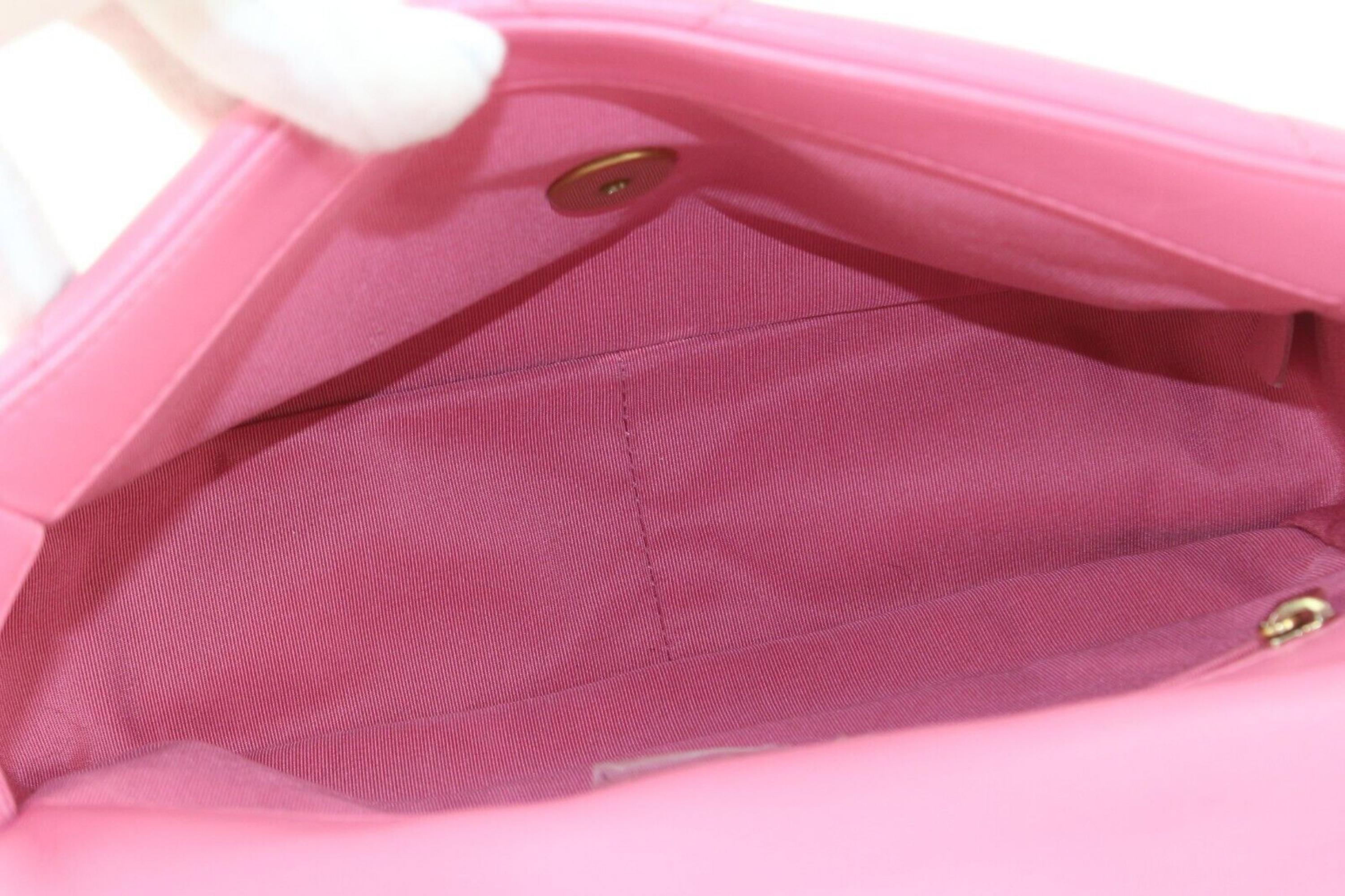 Sac à main Chanel rose matelassé à rabat moyen 19 cm 1CAS418C en vente 5