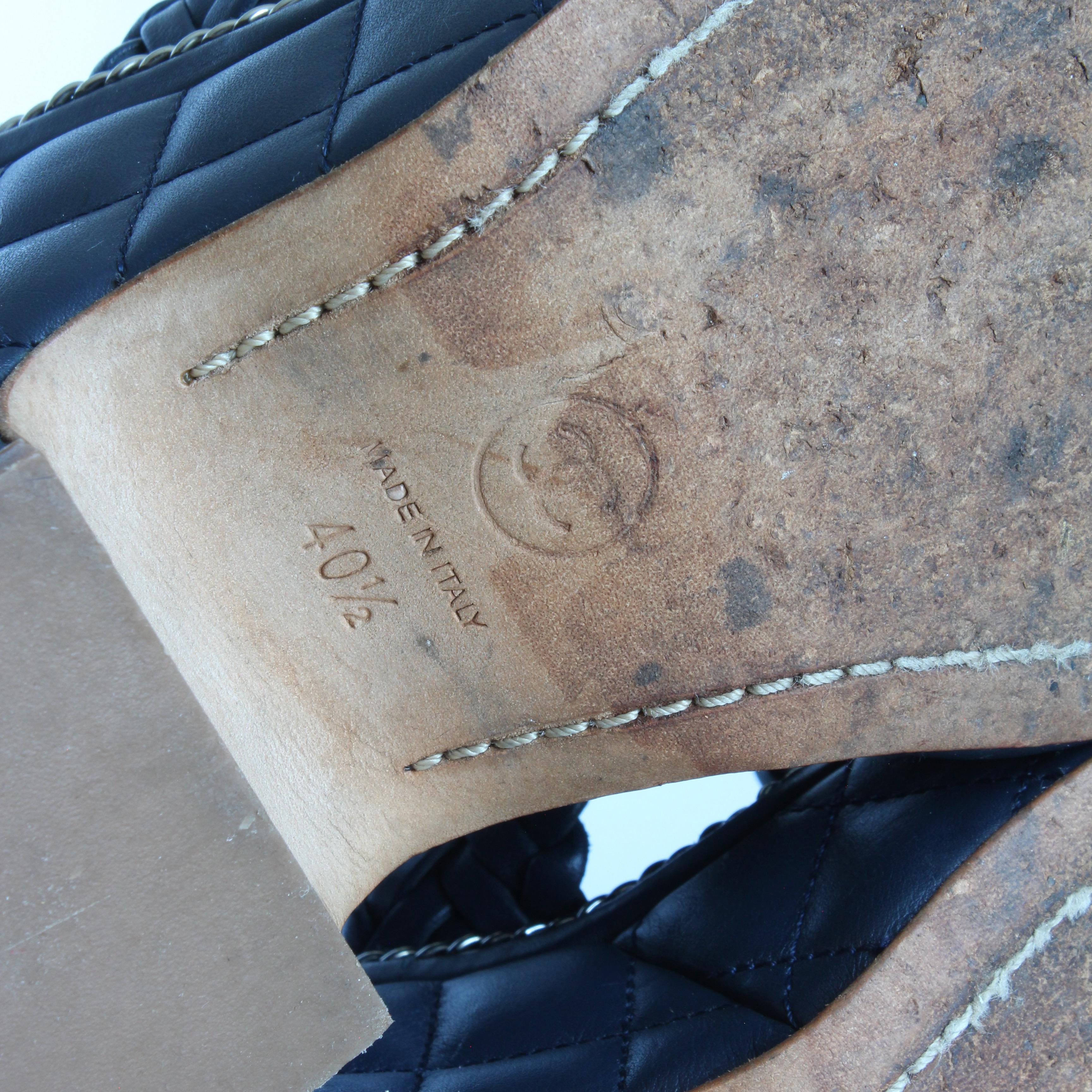 Chanel Quilted Calfskin Chain Around Sandals Platform Heels Navy 2015 Sz 40.5 For Sale 11