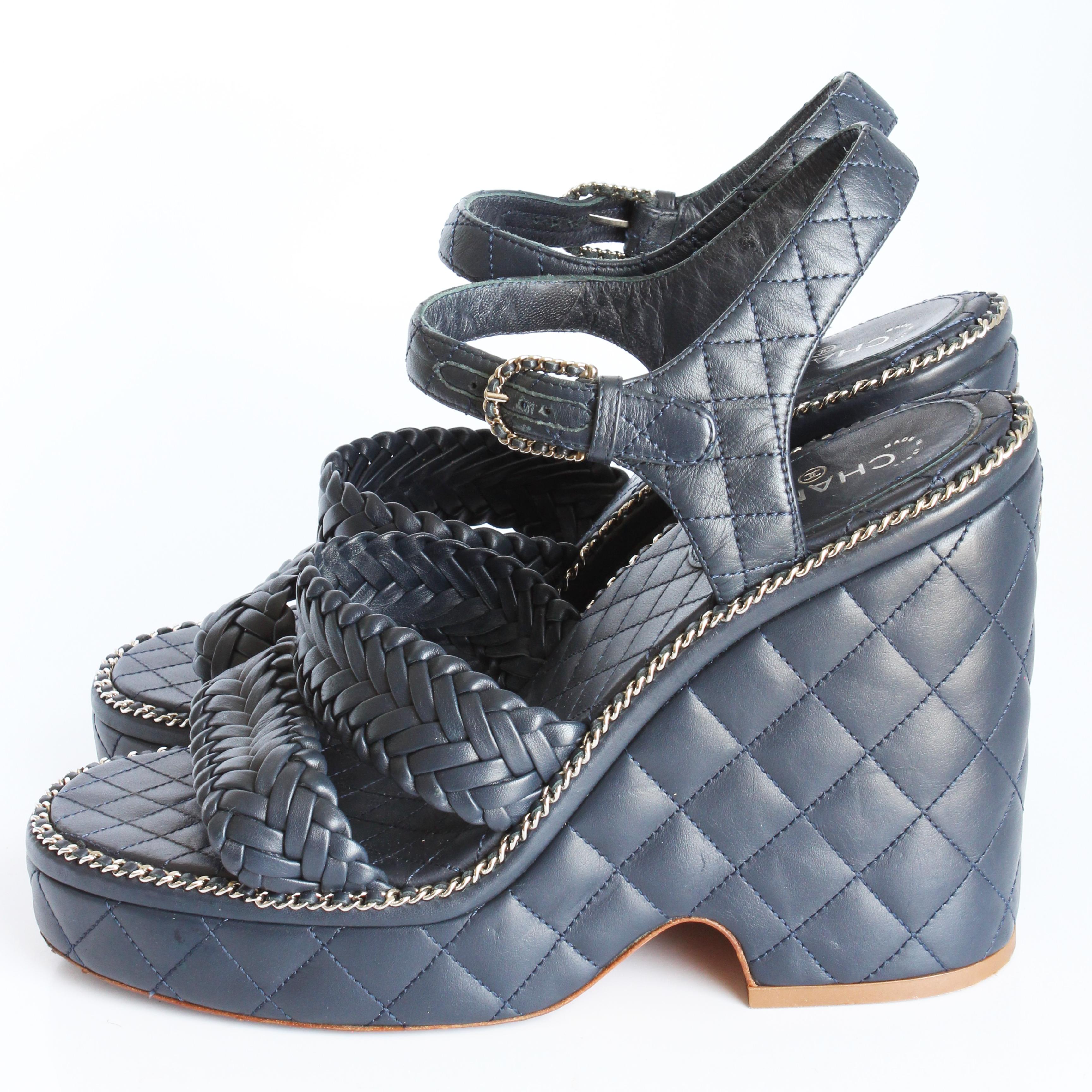 Chanel Quilted Calfskin Chain Around Sandals Platform Heels Navy 2015 Sz 40.5 For Sale 4