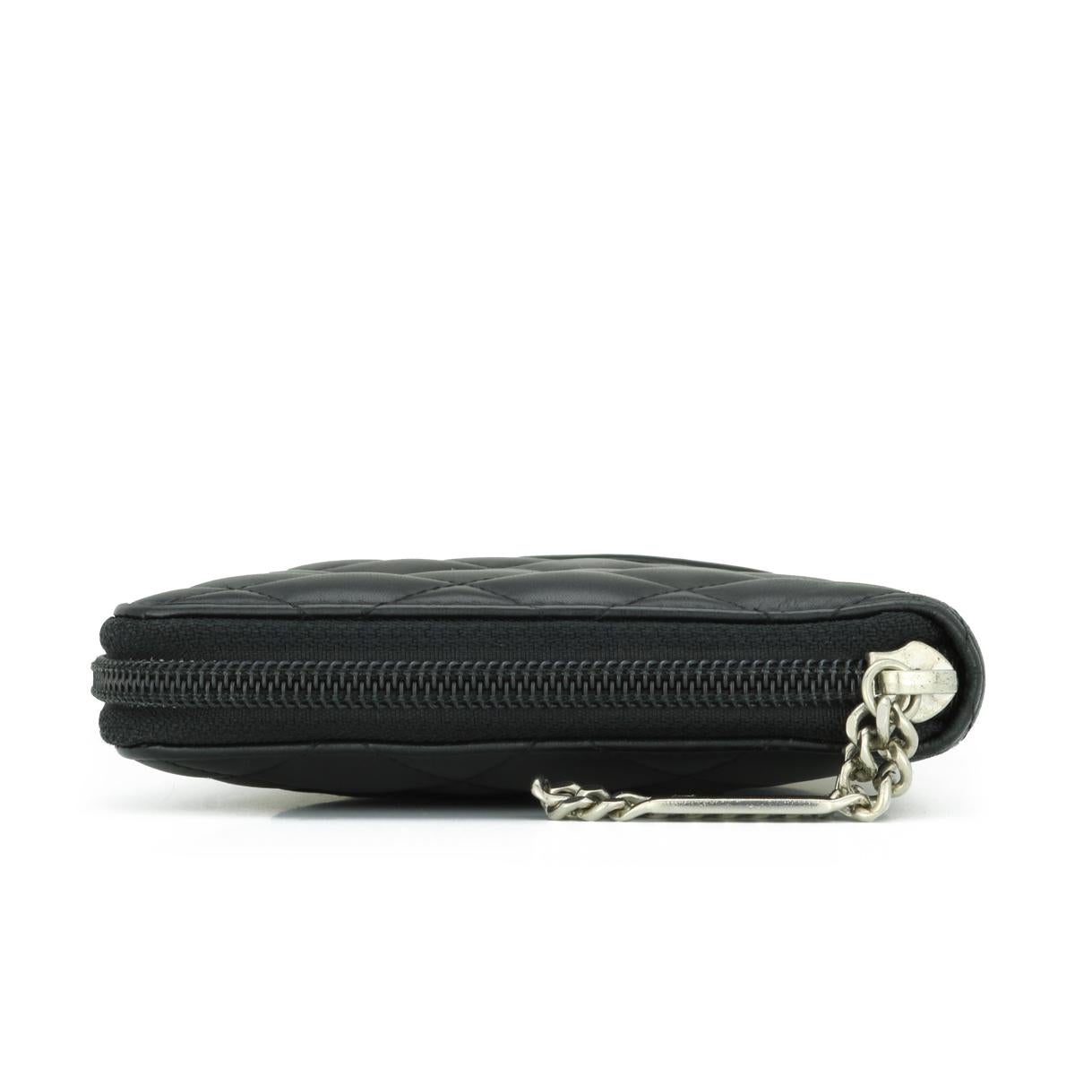 Chanel Gesteppt Cambon Große lange Brieftasche mit Reißverschluss aus schwarzem Kalbsleder Silber Hardware 2011 im Angebot 5