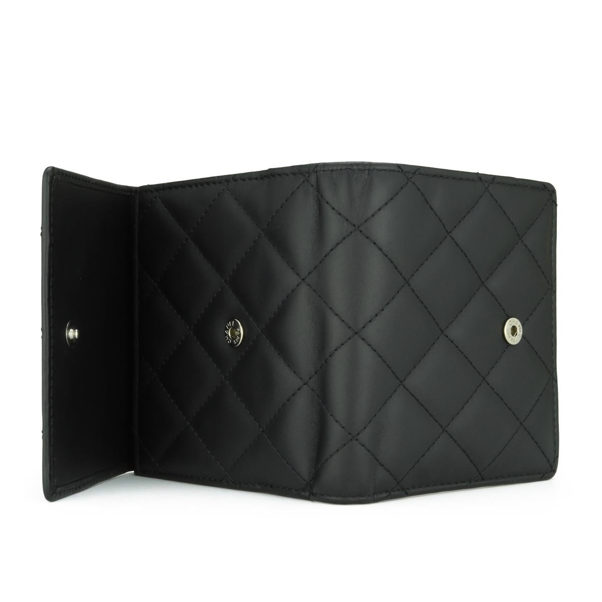 Chanel Gesteppte Cambon-Brieftasche aus schwarzem Kalbsleder mit silberner Klappe 2016 9