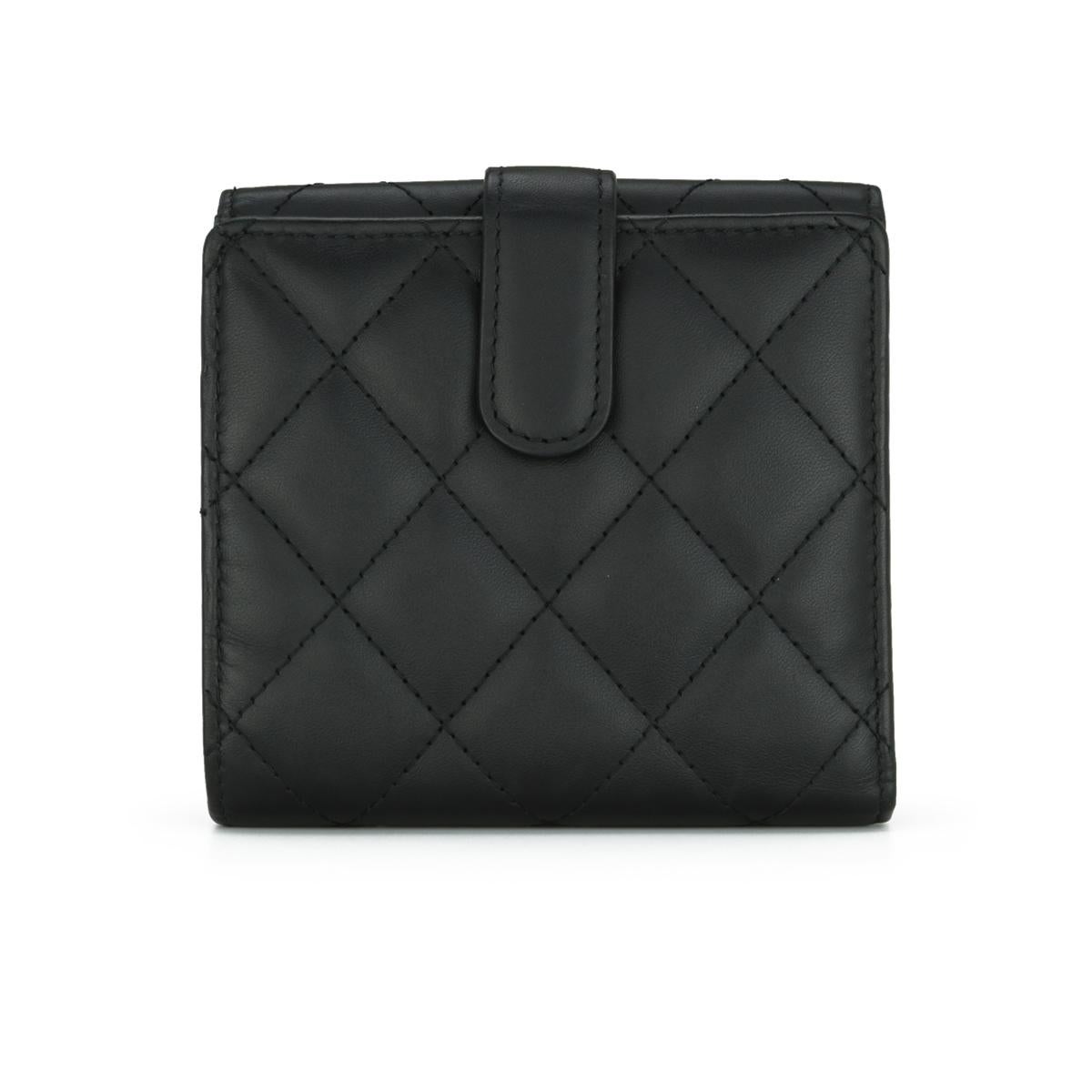 Chanel Gesteppte Cambon-Brieftasche aus schwarzem Kalbsleder mit silberner Klappe 2016 für Damen oder Herren
