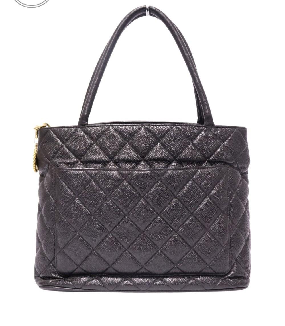 Chanel Quilted Caviar Leather 2002/2003 Medallion Tote For Sale 2