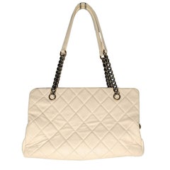 Chanel Gestepptes Kaviarleder CC Crown Small Tote