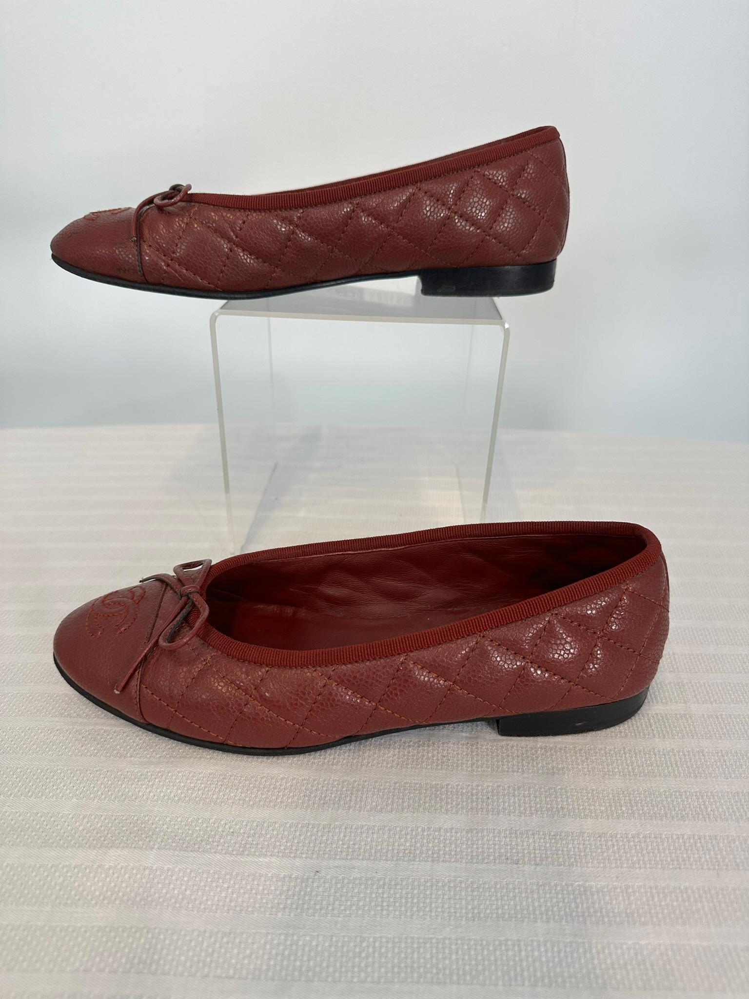  Chanel Ballerines matelassées en cuir caviar rouge foncé avec nœud sur le devant 36 Pour femmes 