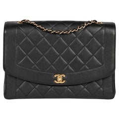 CHANEL Grand sac à rabat classique vintage Diana en cuir caviar matelassé