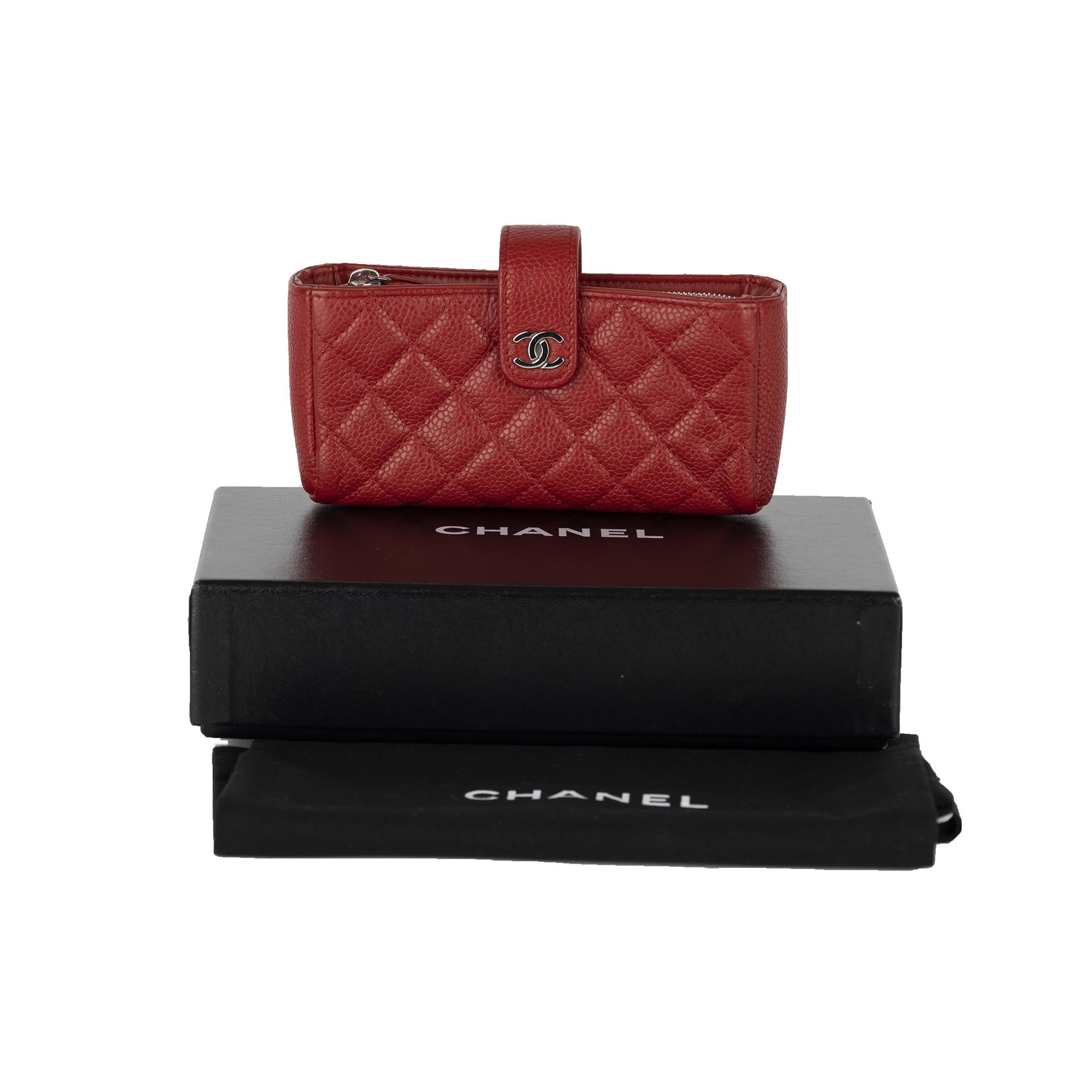Chanel Quilted Caviar Mini Phone Holder Clutch - '10s For Sale 1