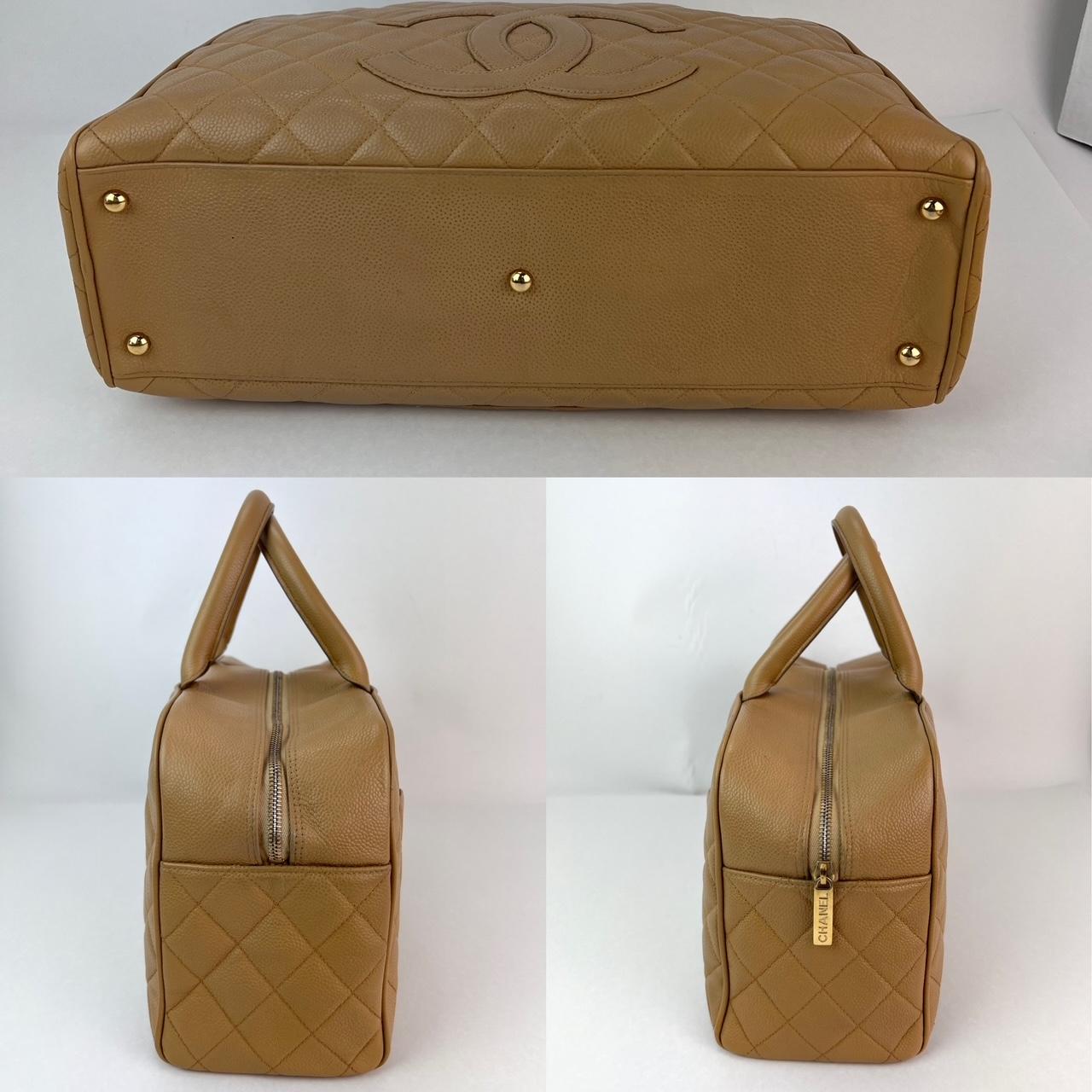 Chanel Caviar Acolchado Vintage Bolso de Mano Bowler Grande Beige en Bueno estado para la venta en Freehold, NJ