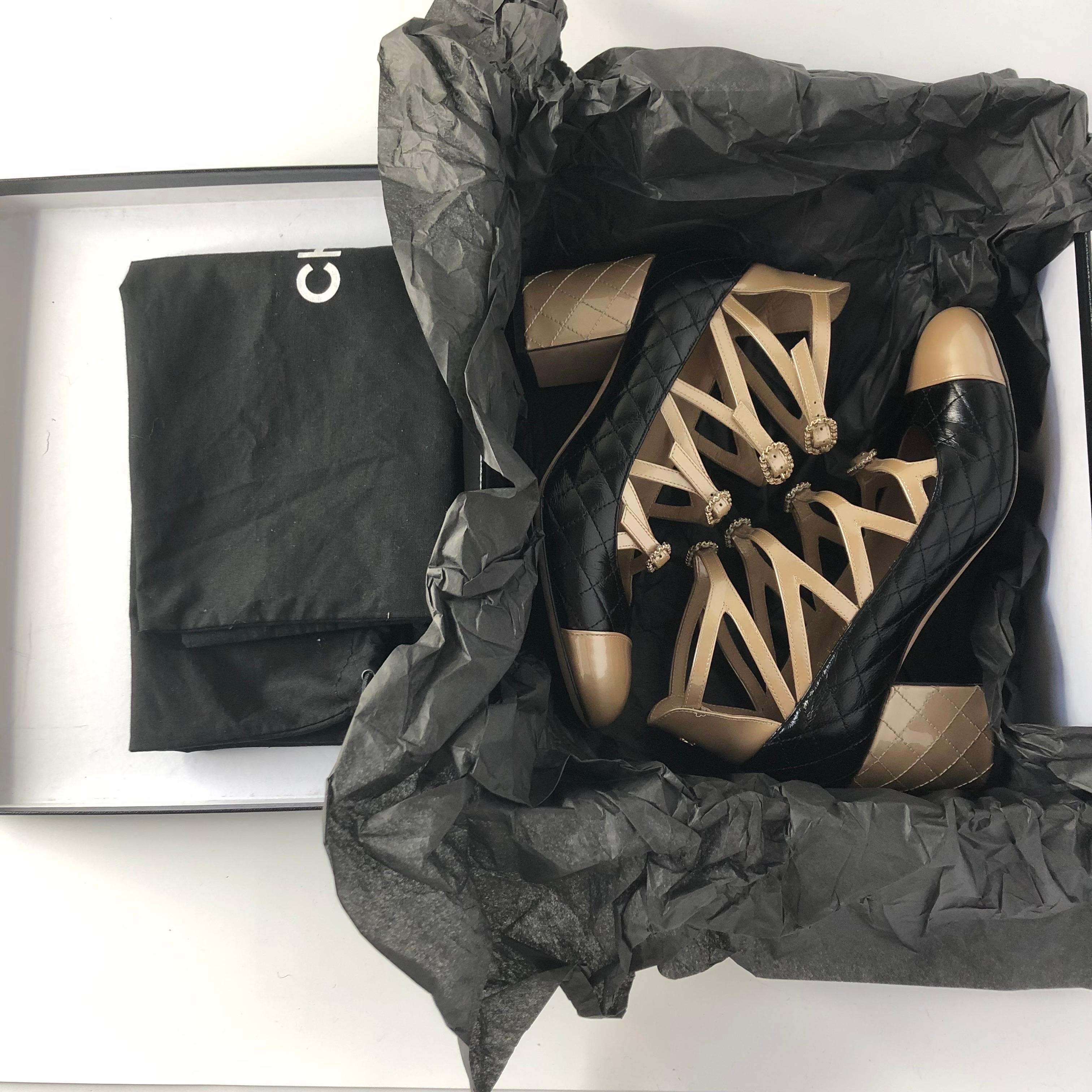 Chanel Acolchado CC Logo 2017 Crucero Charol Maryjane Plataforma Bombas 36.5 en venta 7