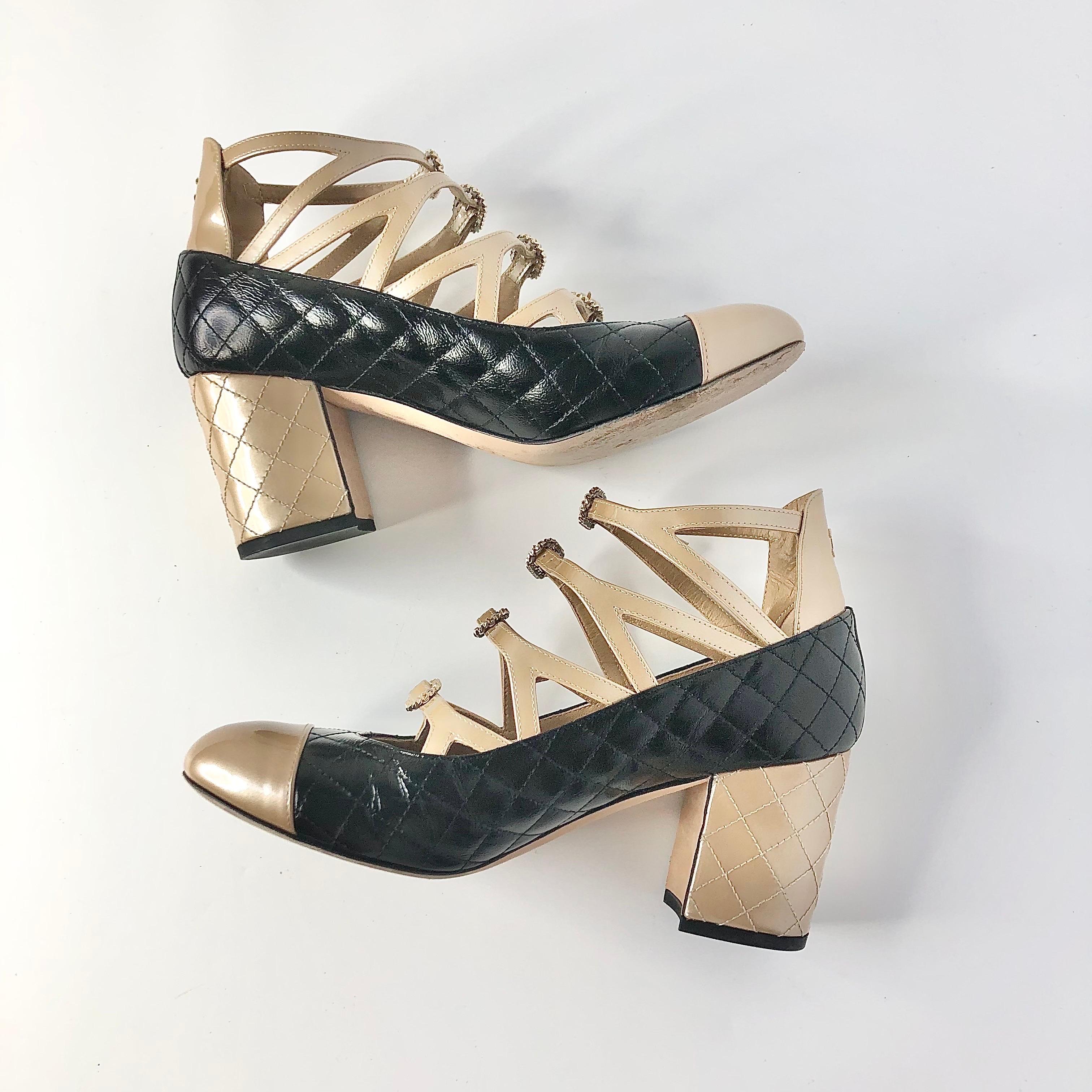 Chanel Acolchado CC Logo 2017 Crucero Charol Maryjane Plataforma Bombas 36.5 en venta 2