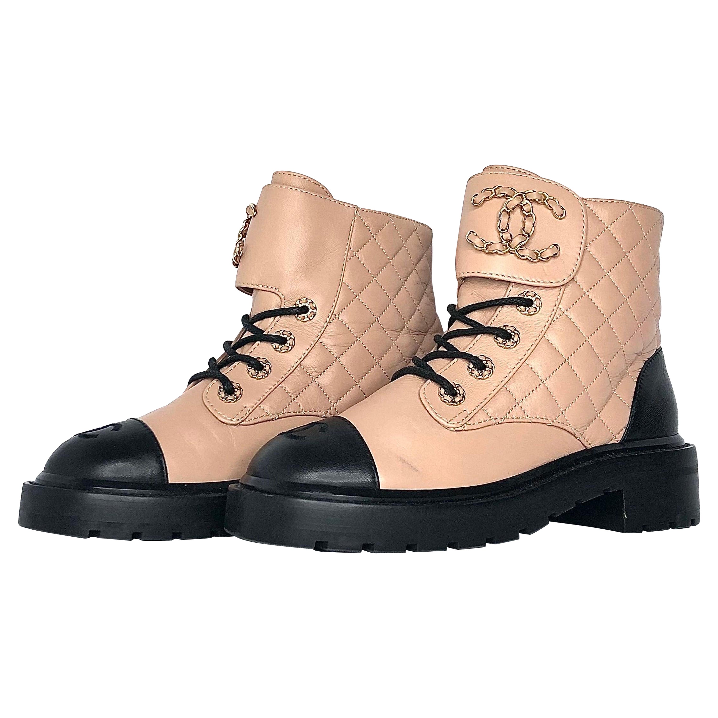 Chanel Quilted CC Logo Lambskin and Calfskin Cap Toe Combat Short Boots 36.5 en vente