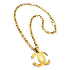 Vintage Chanel Necklaces - 611 For Sale at 1stdibs