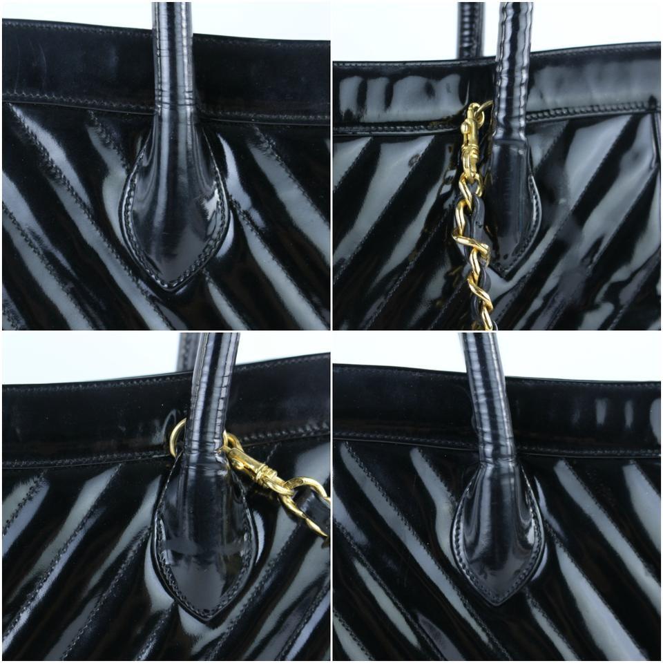 Chanel Quilted Chevron 2way Tote 221916 Borsa a tracolla in vernice nera in vendita 3