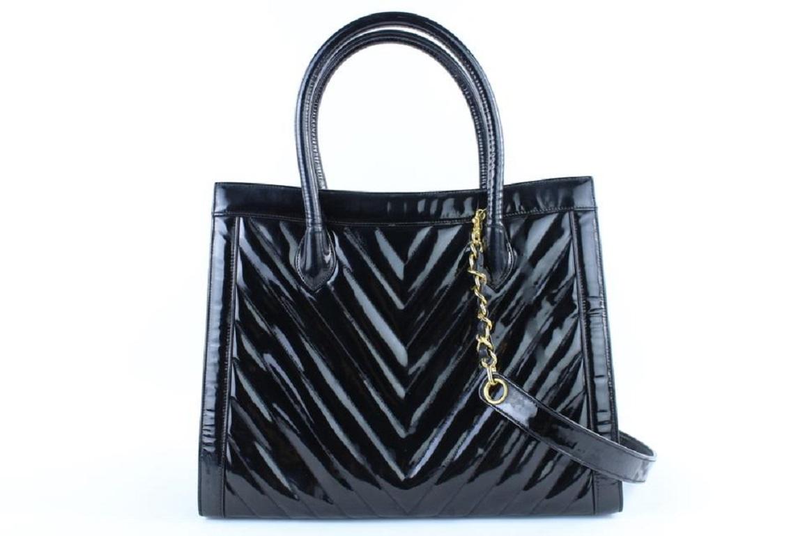 Chanel Quilted Chevron 2way Tote 221916 Black Patent Leather Shoulder Bag For Sale 2