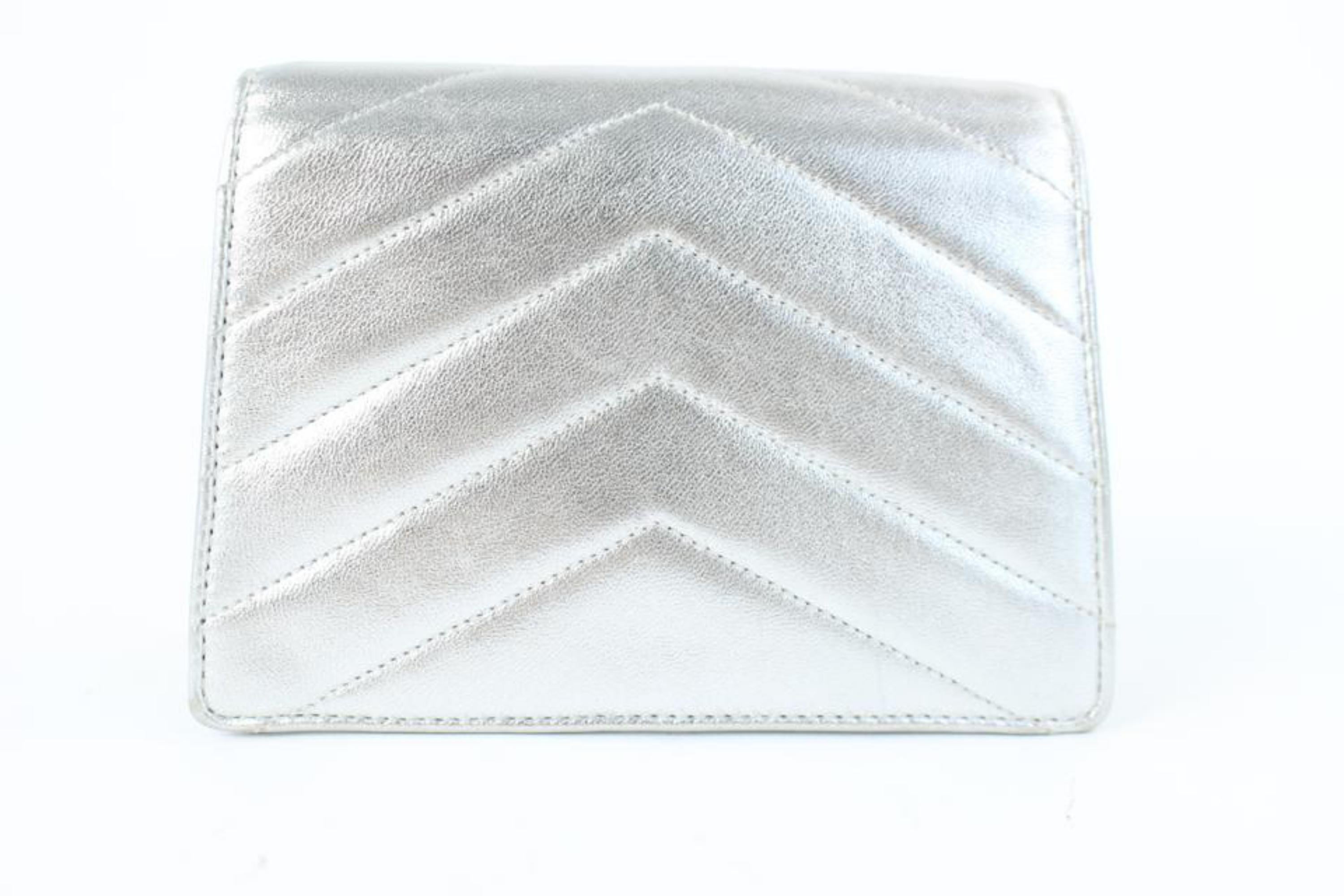 Chanel Quilted Chevron Mini Flap 03cz0717 Silver Metallic Leather Cross Body Bag For Sale 4