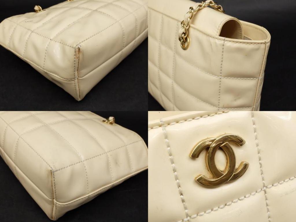 Chanel Quilted Chocolate Bar Chain 231369 Ivory Patent Leather Tote For Sale 6