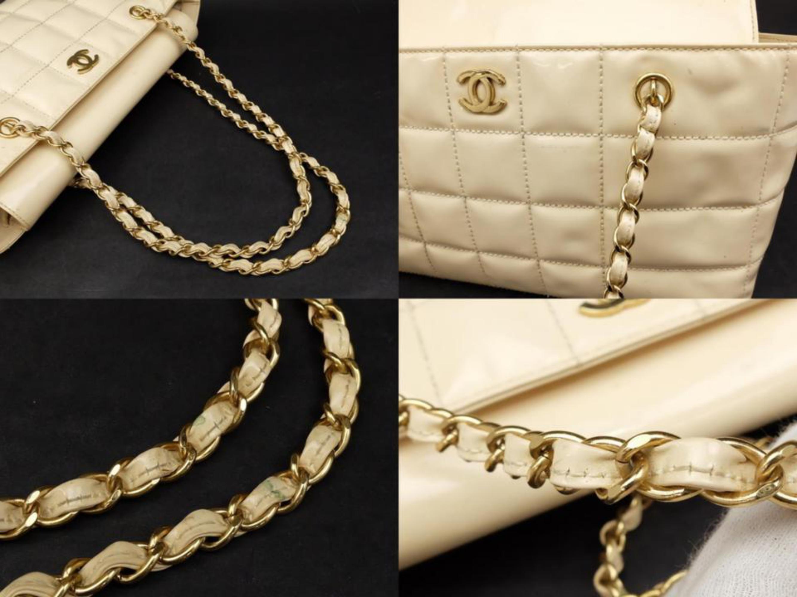Chanel Quilted Chocolate Bar Chain 231369 Ivory Patent Leather Tote For Sale 7