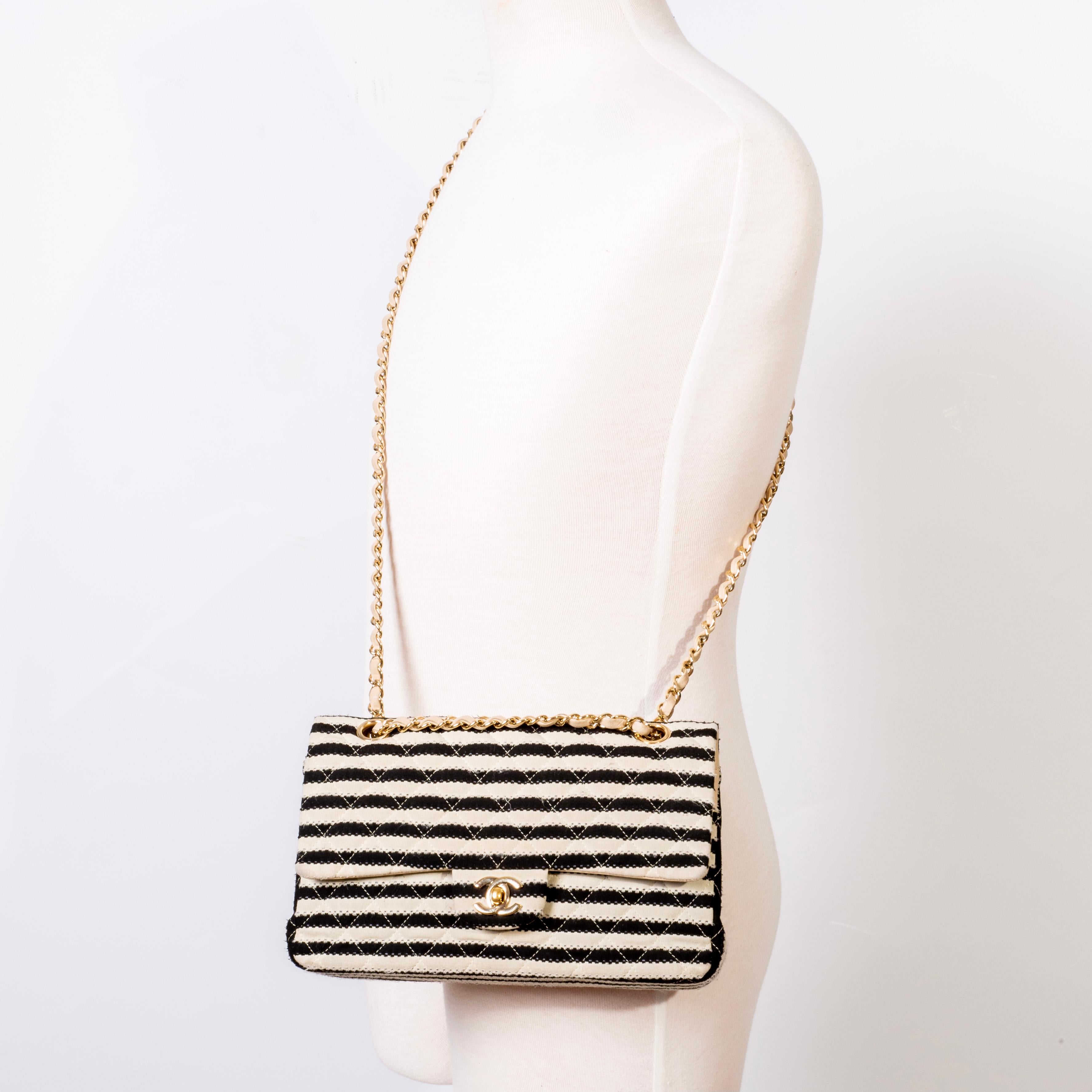 Chanel gesteppte Coco Matrosen-Doppelklappentasche Medium Schwarz Weiß 2014 3