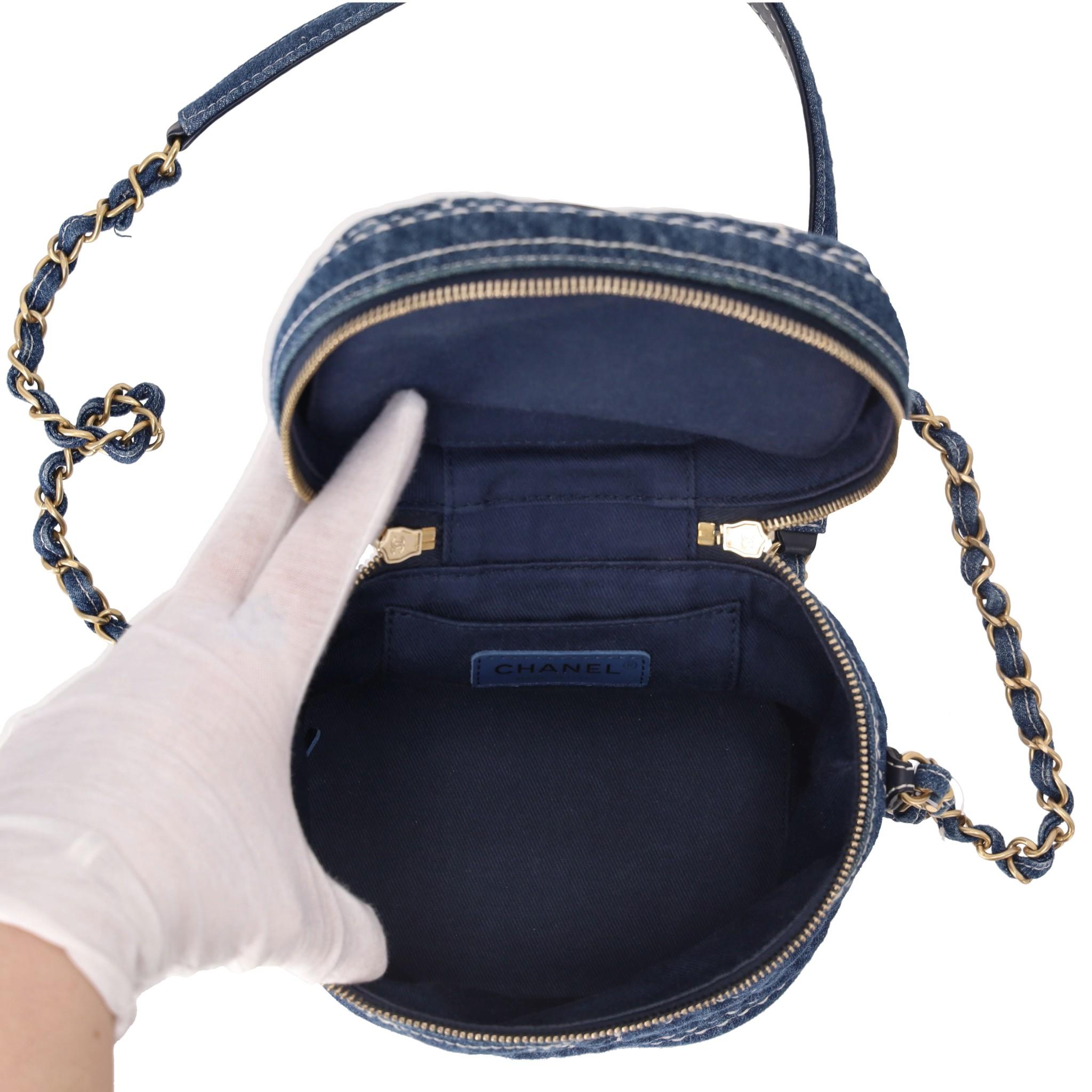 Borsa Chanel in denim trapuntata in vendita 1