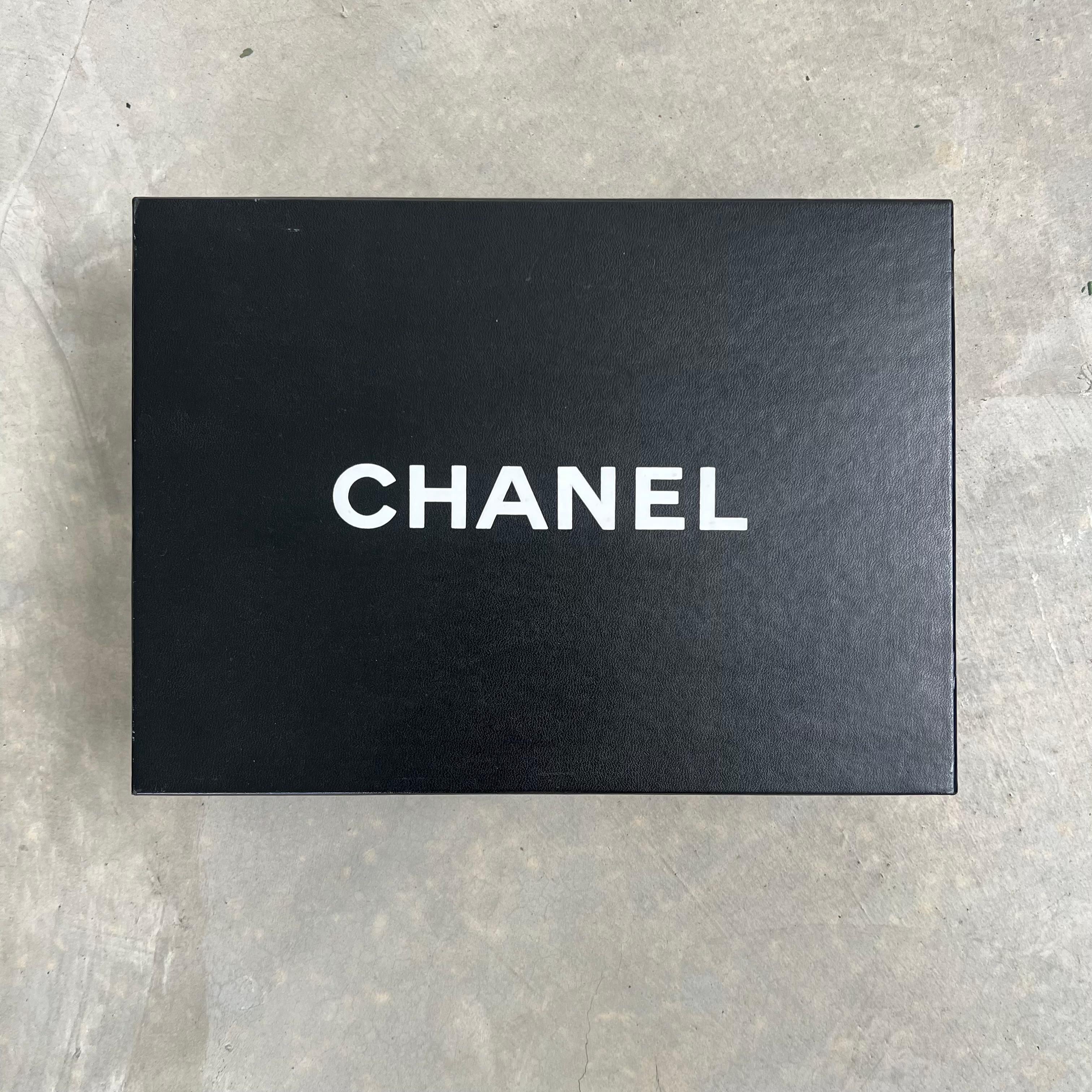 Chanel Gesteppte Diamant-Kameratasche, 1990er Jahre Frankreich im Angebot 7