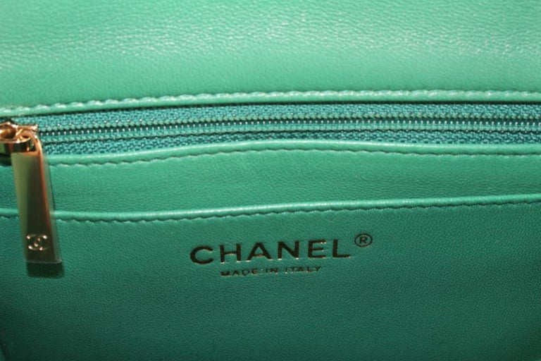 Chanel Quilted Emerald Green Lambskin Square Mini Classic Flap GHW 32C –  Bagriculture