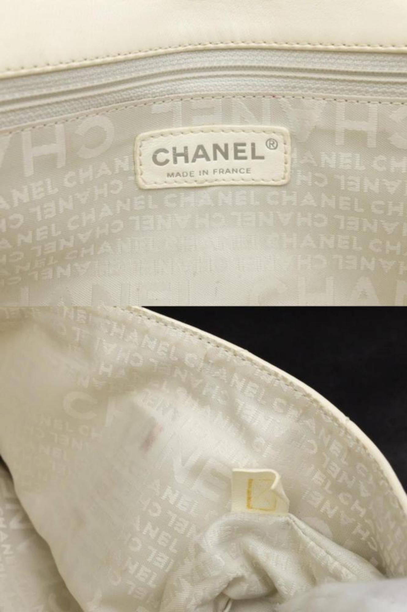 Chanel Quilted Extra Large Jumbo Logo Flap 231338 Ivory Leather Shoulder Bag For Sale 5
