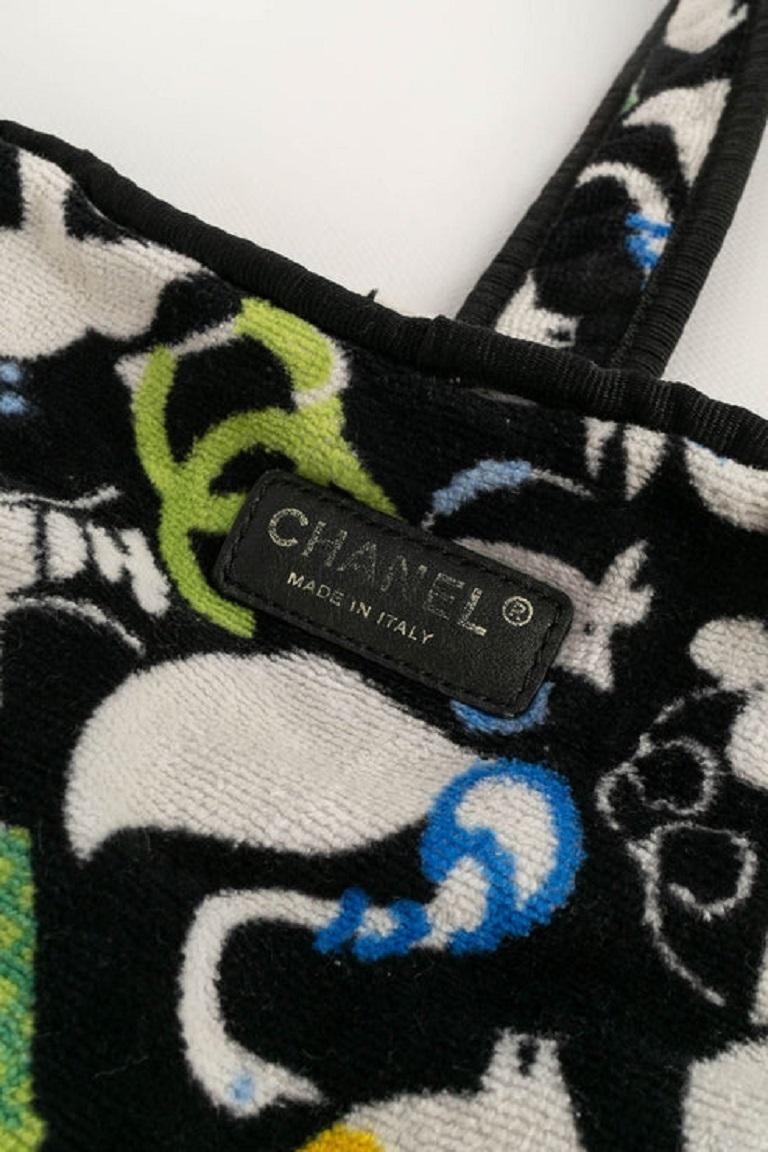 Chanel Gesteppte Stofftasche mit Tieren bedruckt Frühjahr, 2007 im Angebot 6