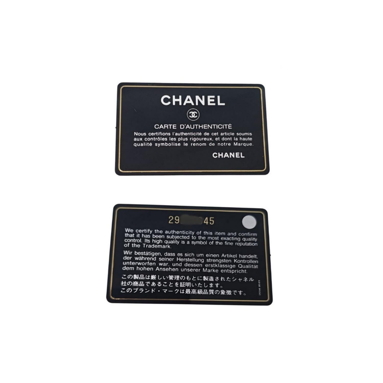 Borsa Chanel trapuntata in pelle di capra chic con perle media con pattina in vendita 6