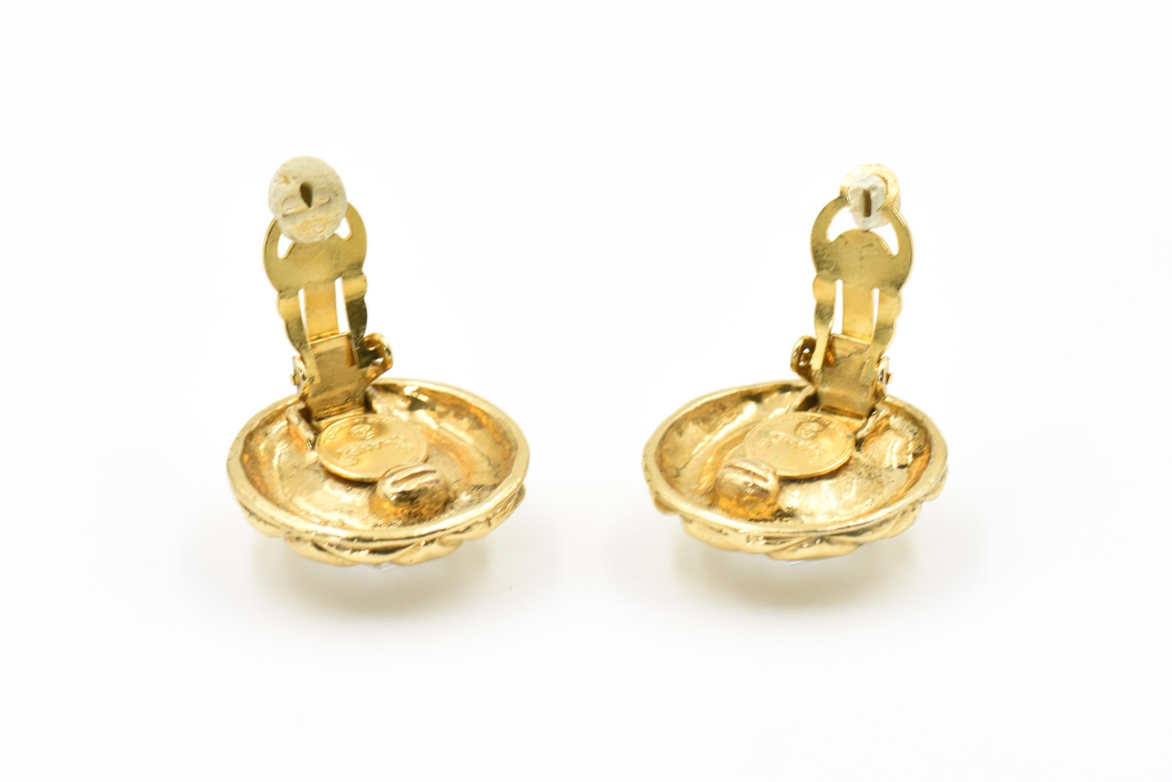 Chanel Quilted Gold Crystal Clip Earrings  In Good Condition In Miami Beach, FL