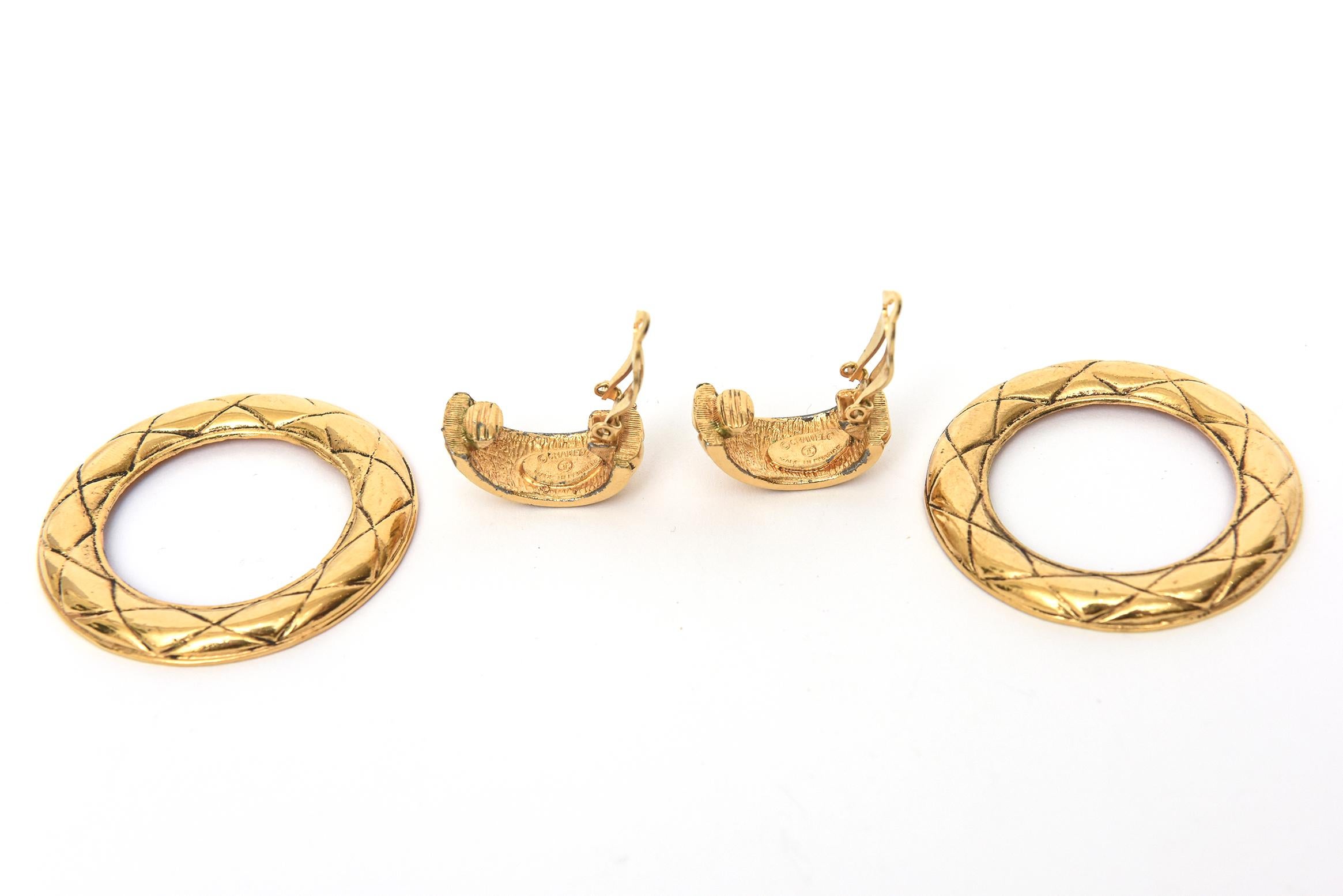 Chanel Quilted Gold Plated Door Knocker Clip On Earrings 80's For Sale 2