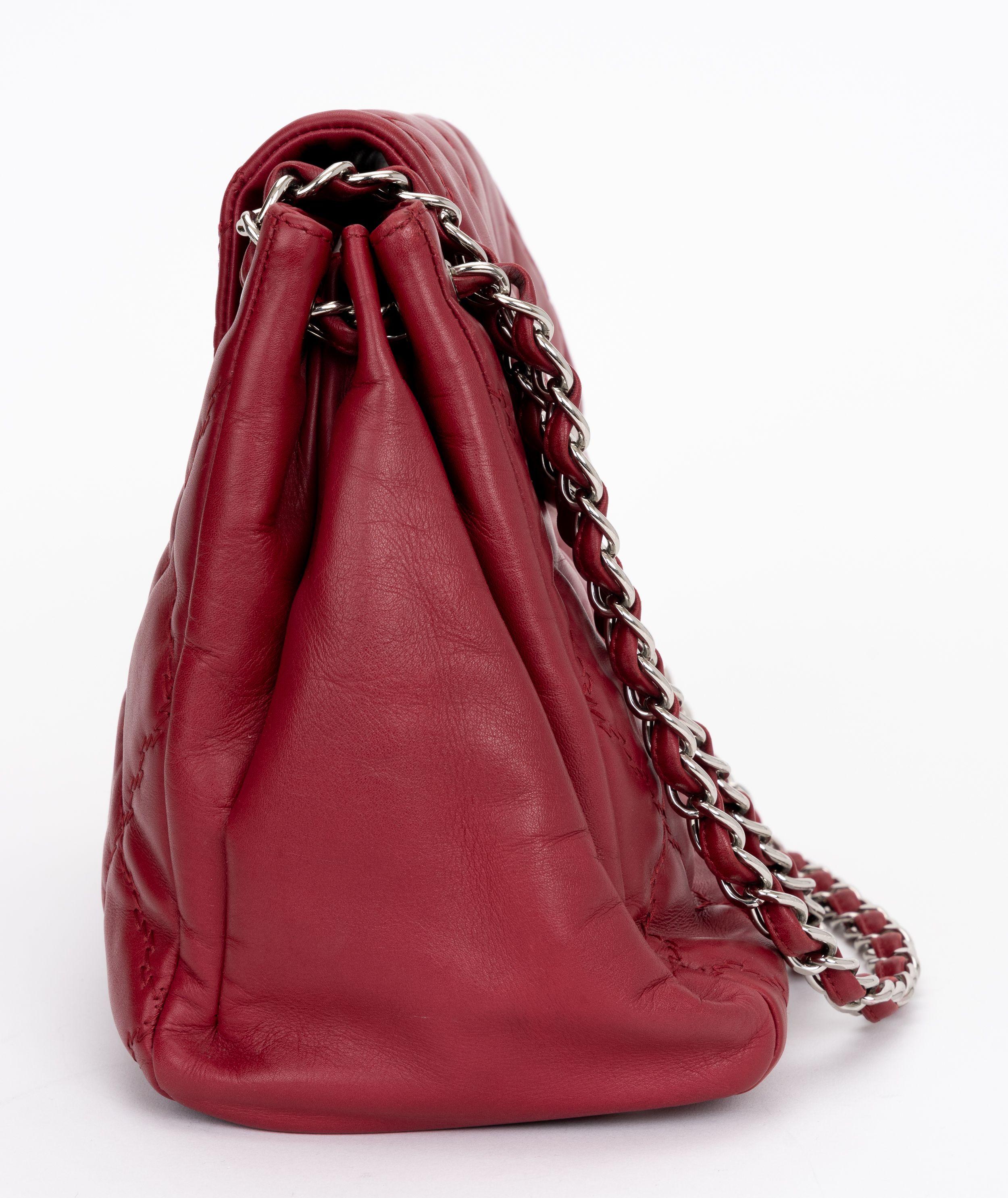 Donna Chanel, la borsa trapuntata Hamptons con pattina in vendita