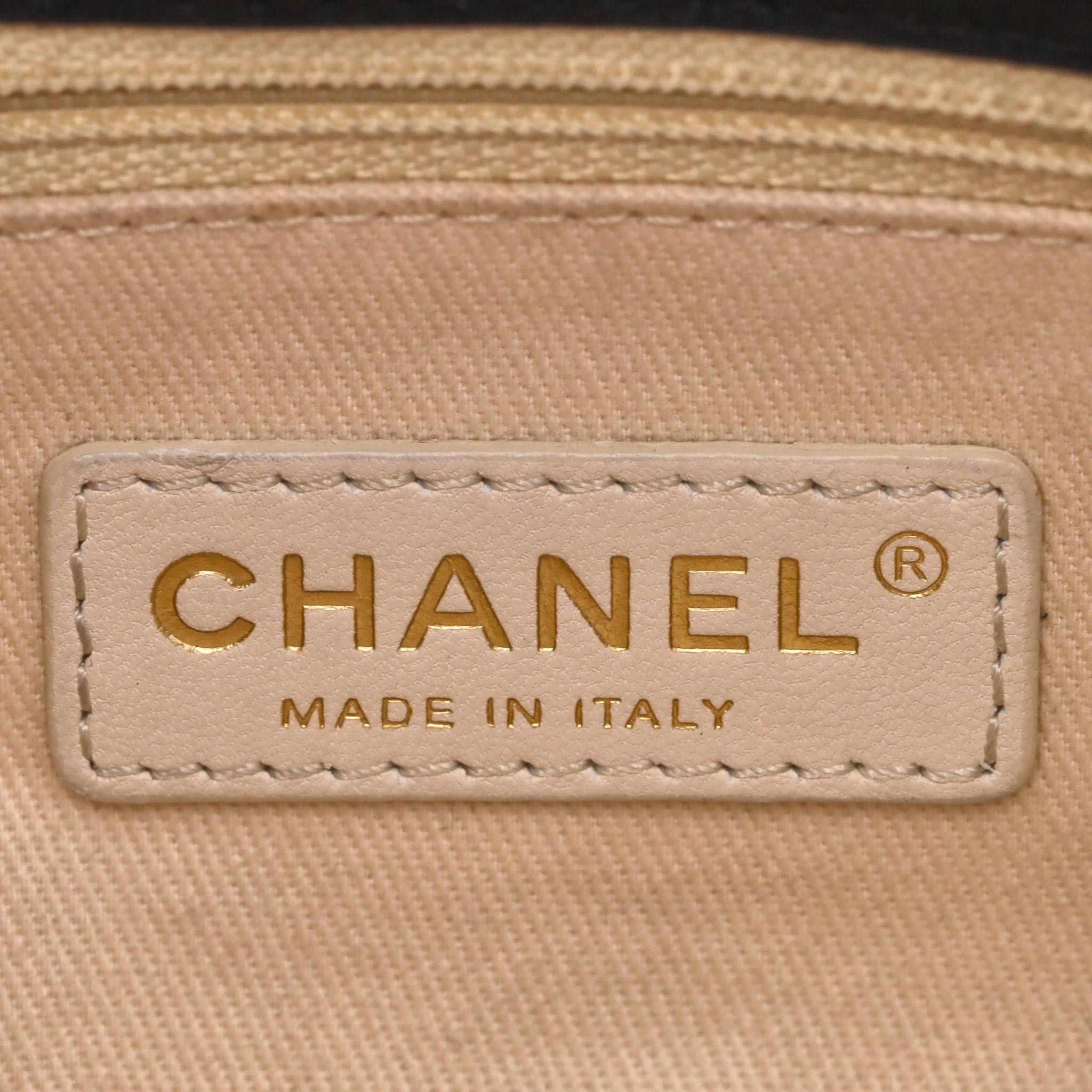 Chanel Acolchado Piel Iridiscente Chic Flap Bag 3