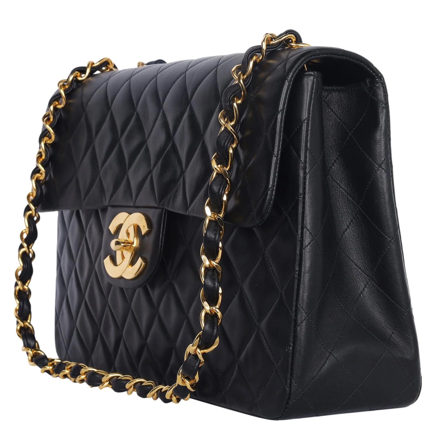 Chanel Borsa trapuntata Jumbo Classic Flap Nero in vendita 2