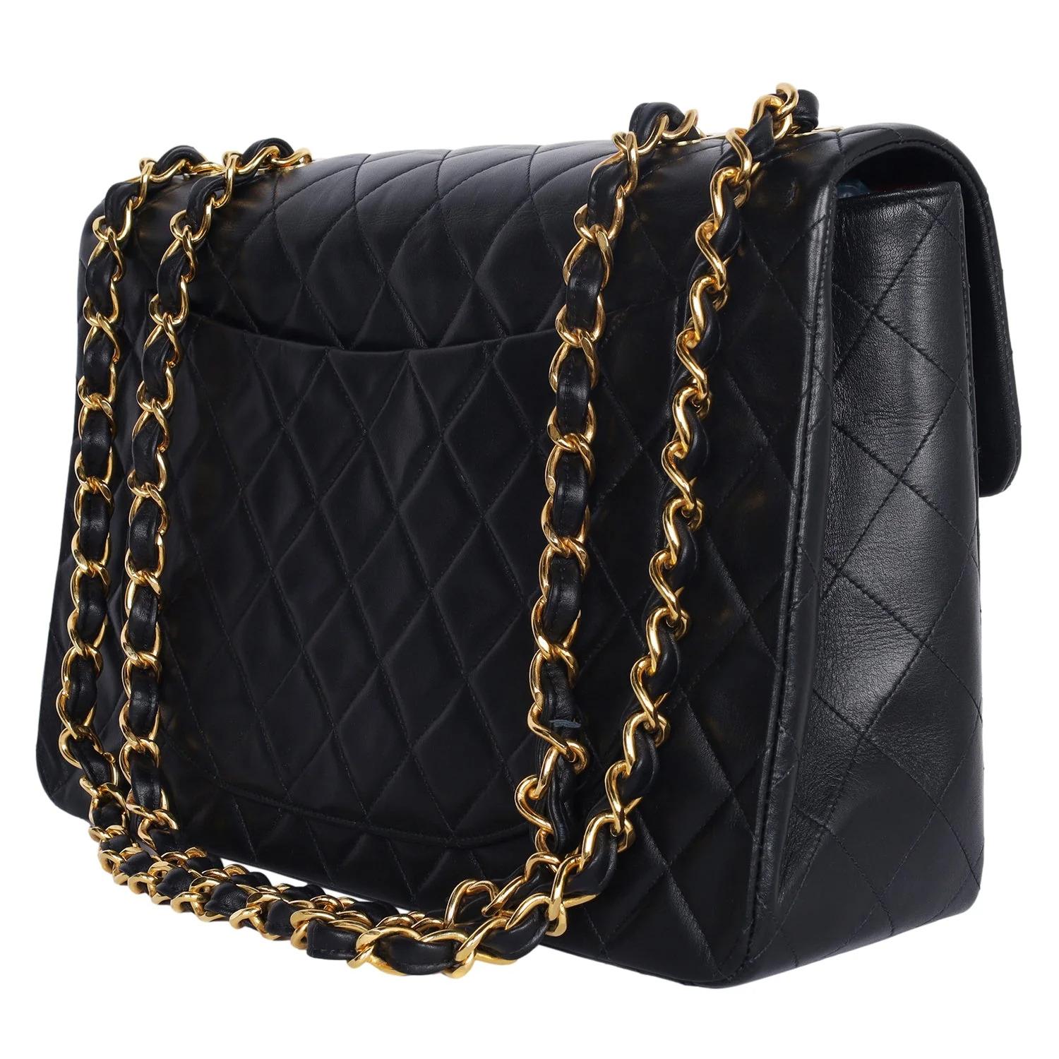 Chanel Borsa trapuntata Jumbo Classic Flap Nero in vendita 4