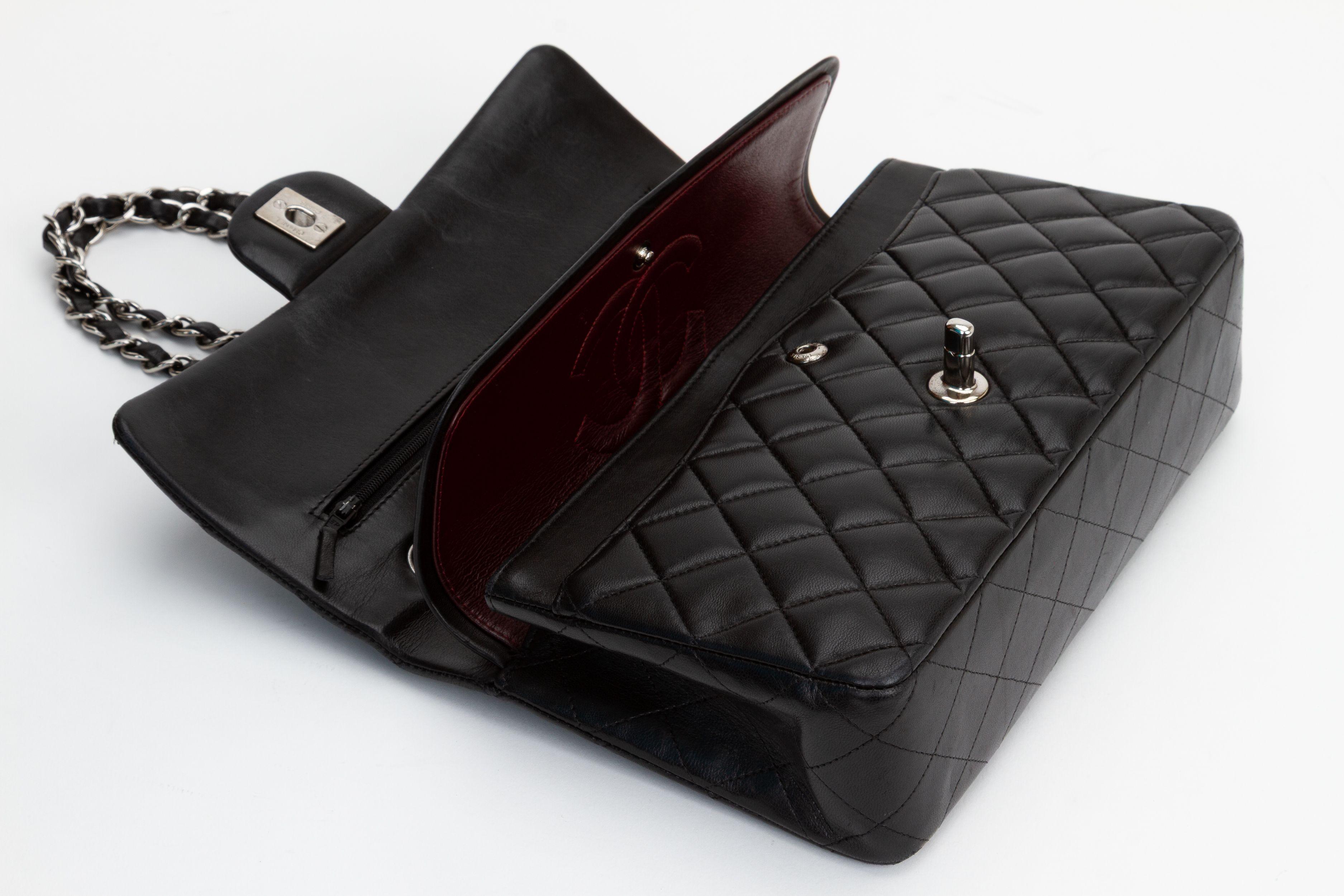 Chanel - Sac à double rabat Jumbo matelassé en vente 4