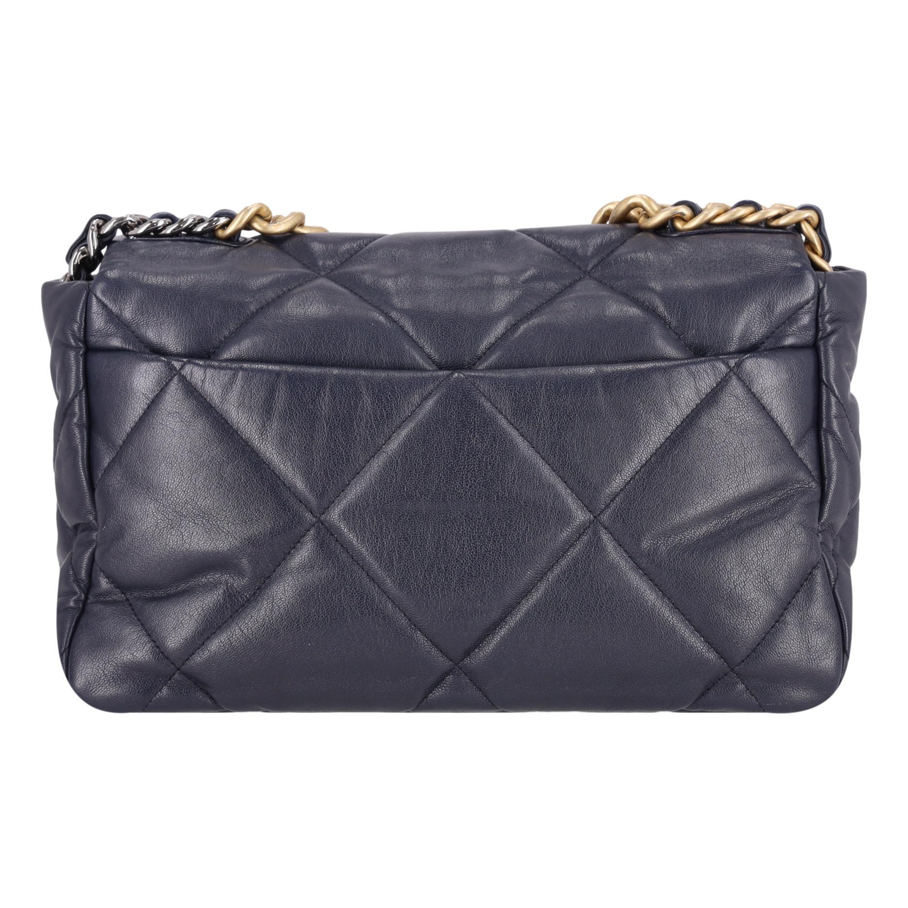 De las mujeres Bolso Chanel con solapa grande de piel de cordero acolchada 19 en venta
