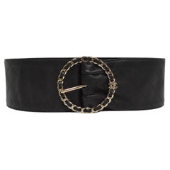 Cinturón Chanel de piel de cordero acolchada