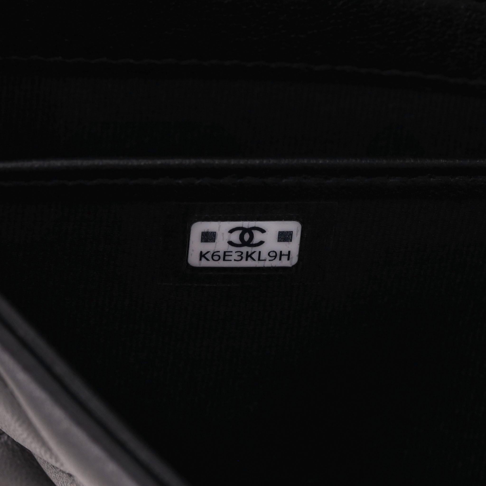 Cartera Chanel Acolchada de Piel de Cordero con Solapa Clásica Grande en venta 2