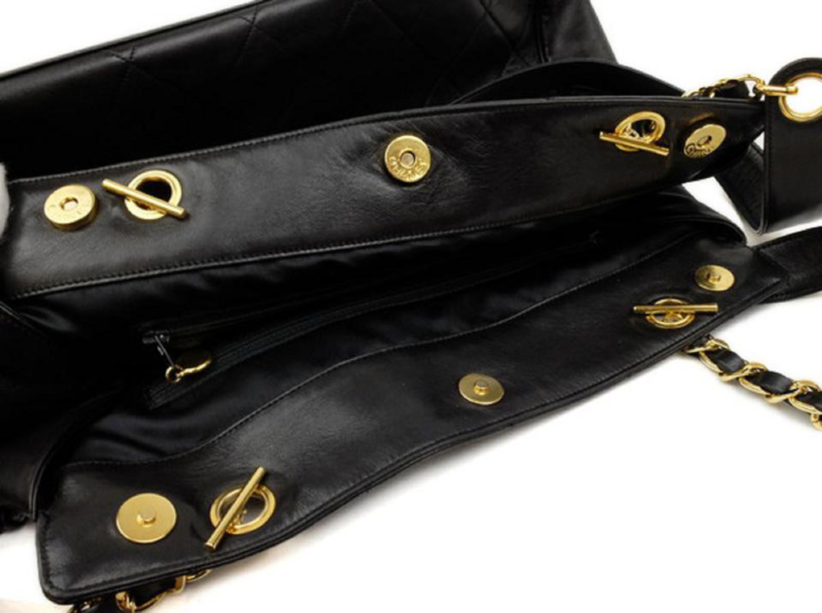 Chanel Quilted Lambskin Fringe Tassle Tote 221807 Black Leather Shoulder Bag For Sale 2