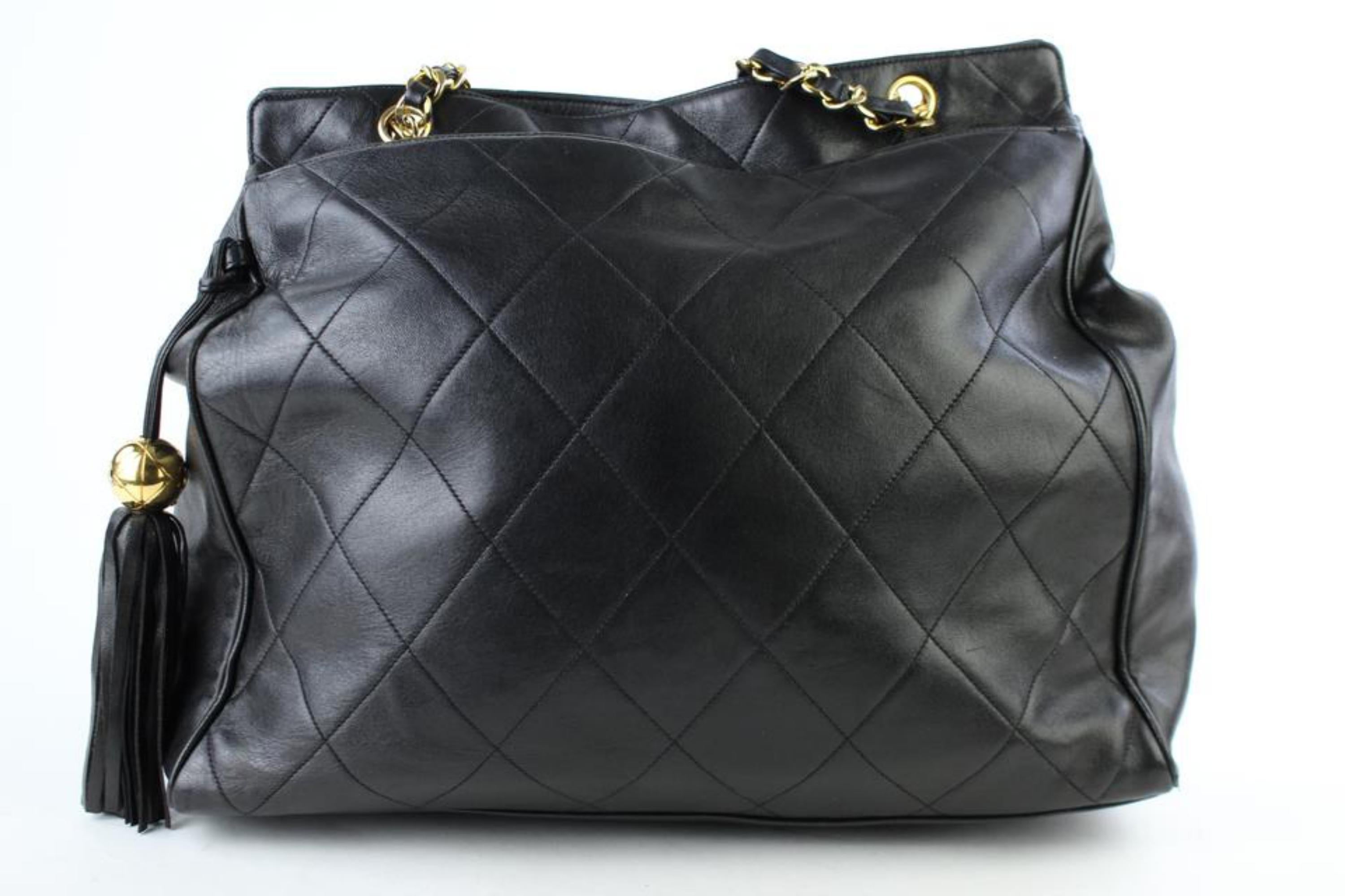 Chanel Quilted Lambskin Fringe Tassle Tote 221807 Black Leather Shoulder Bag For Sale 4