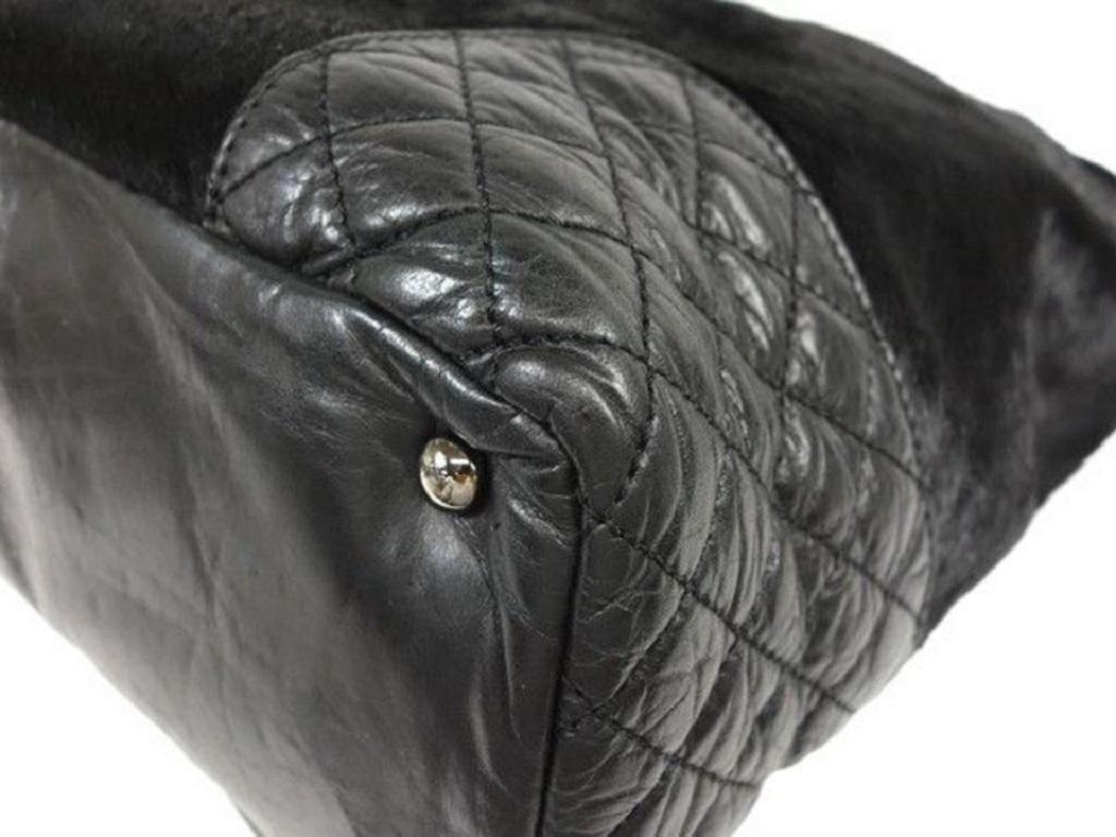 Chanel Acolchado Piel de Cordero Cadena de Pelo 232104 Negro Pony Fur Tote en venta 7