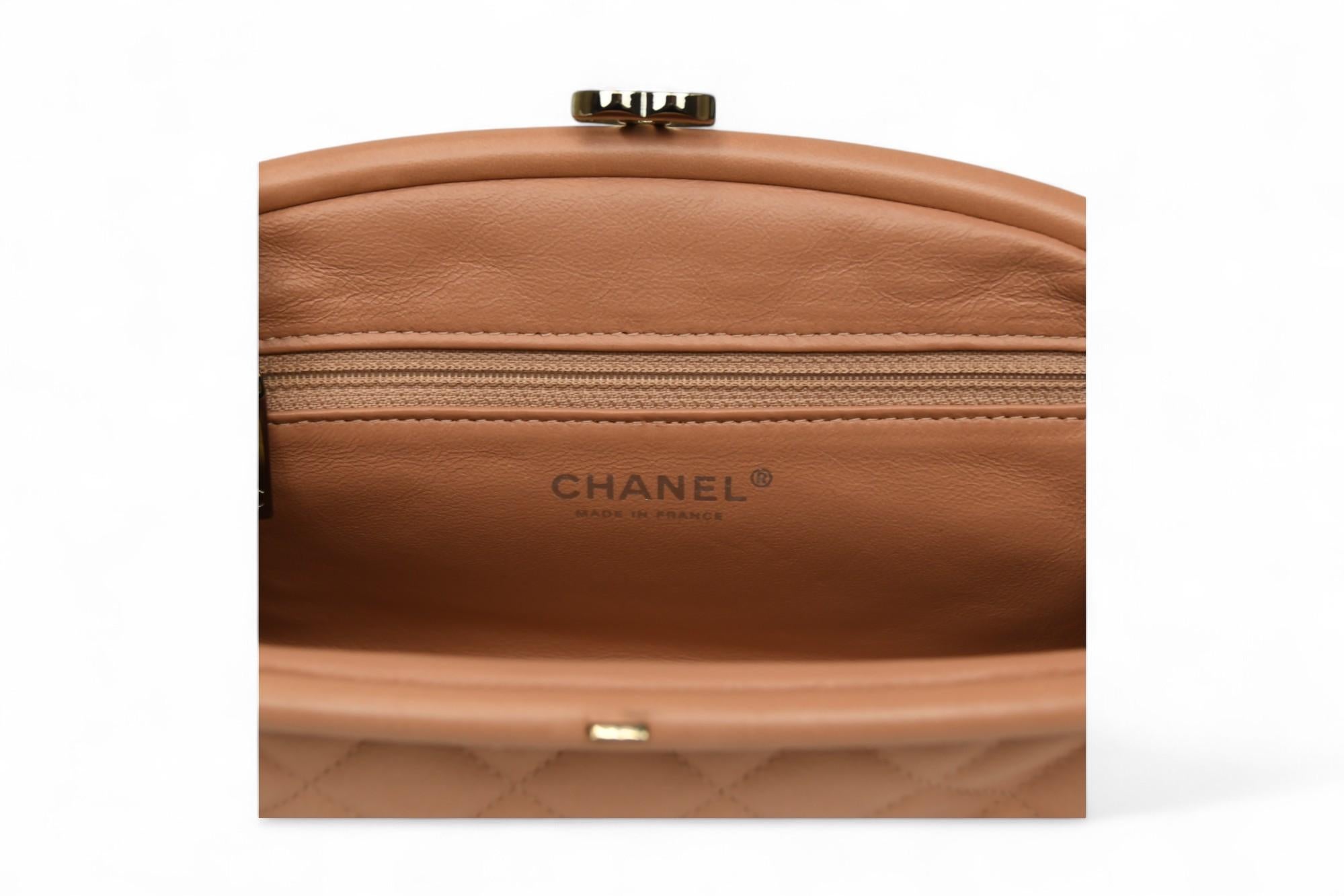 Chanel Gestepptes Lammfell Kiss Lock Clutch Bag Beige Vintage Frame 2