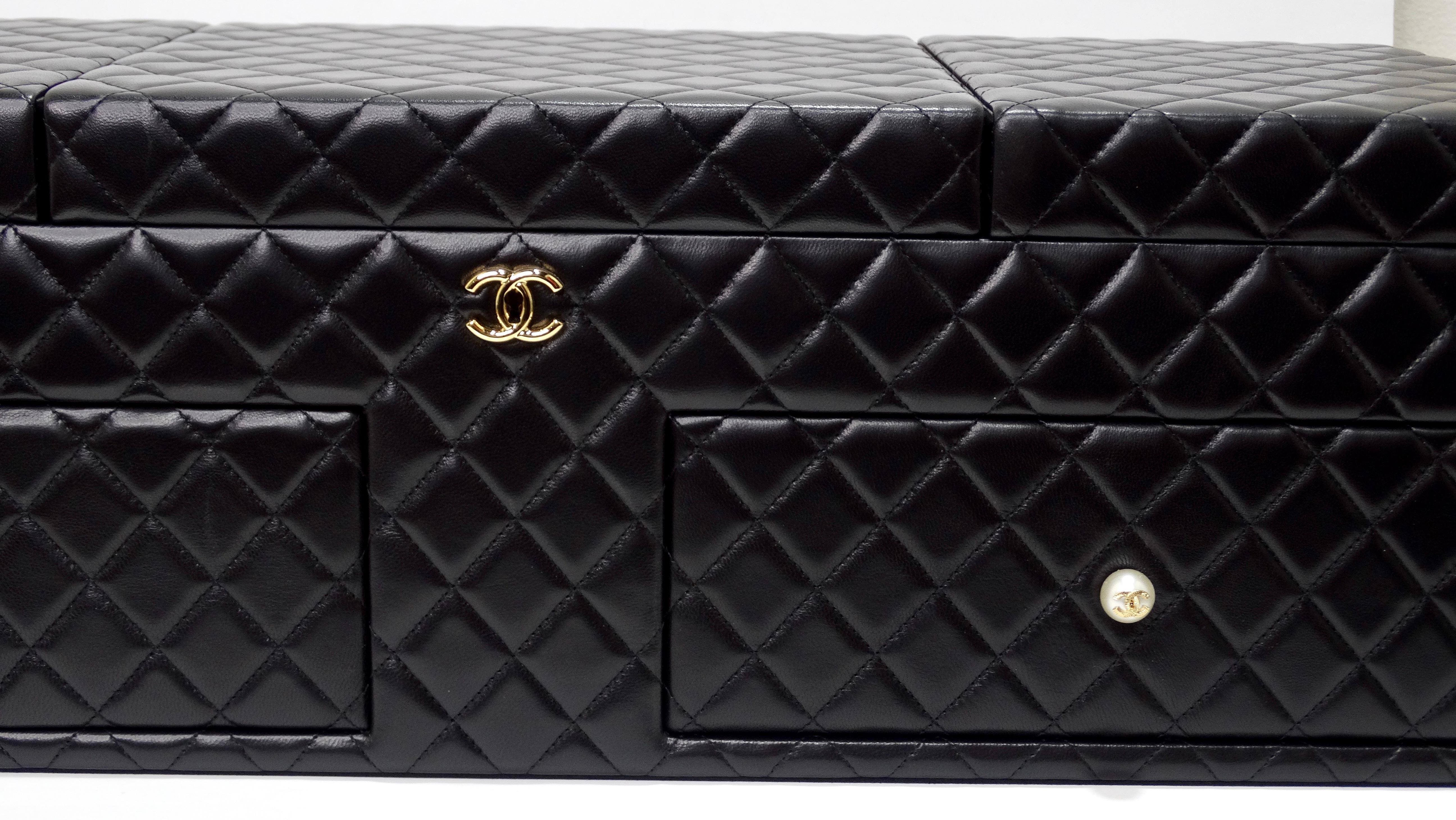 Chanel Quilted Lambskin Leather CC Pearl Large Jewelry Box For Sale 4