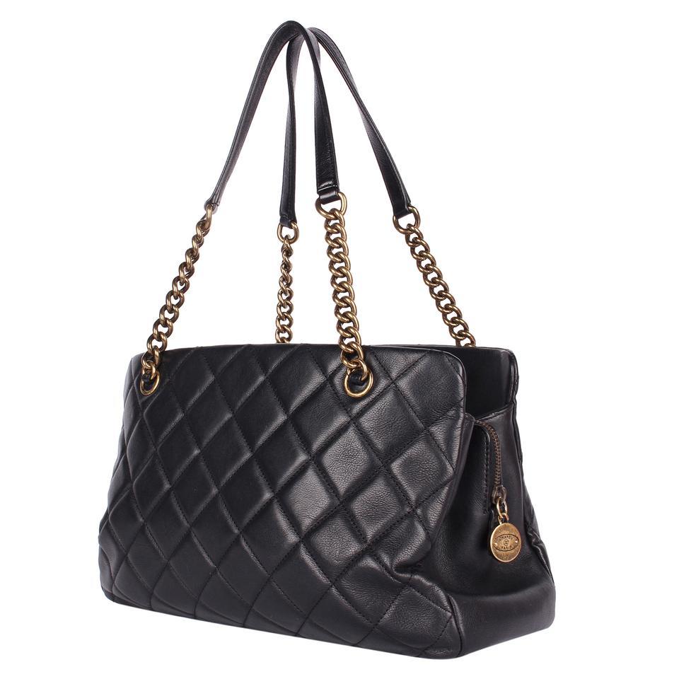 Chanel CC Bolso acolchado de piel de cordero Negro en venta 6