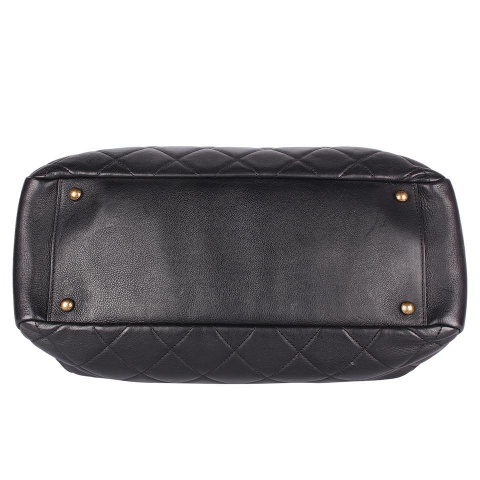 Chanel CC Bolso acolchado de piel de cordero Negro en venta 1