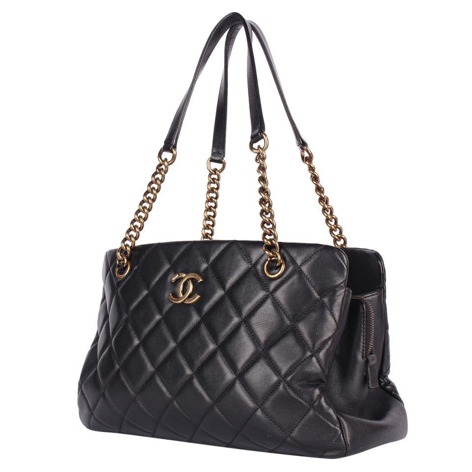 Chanel CC Bolso acolchado de piel de cordero Negro en venta 3