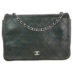 Chanel Cartera acolchada de piel de cordero cosida sobre un bolso Crossbody de cadena