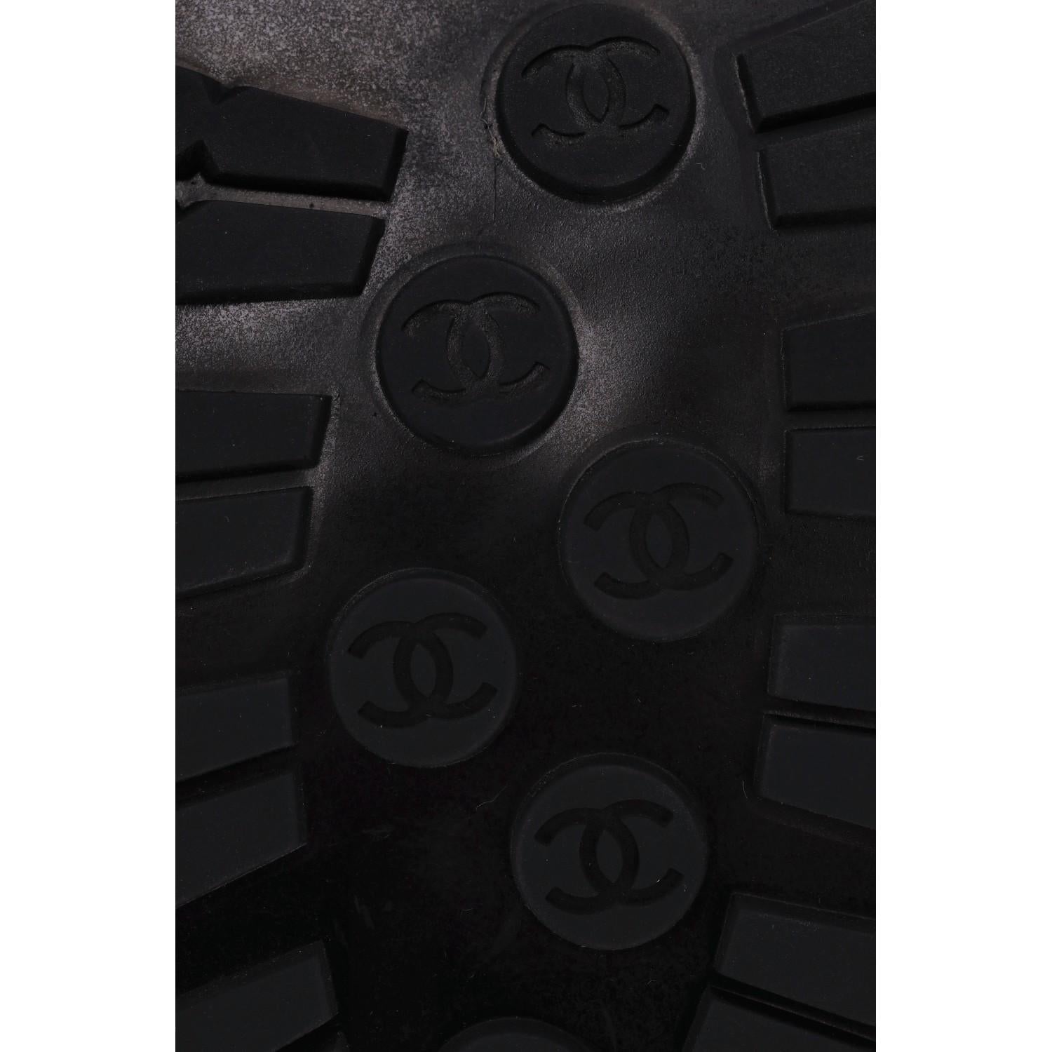 Chanel Quilted Leather 'CC' Logo Loafers 6