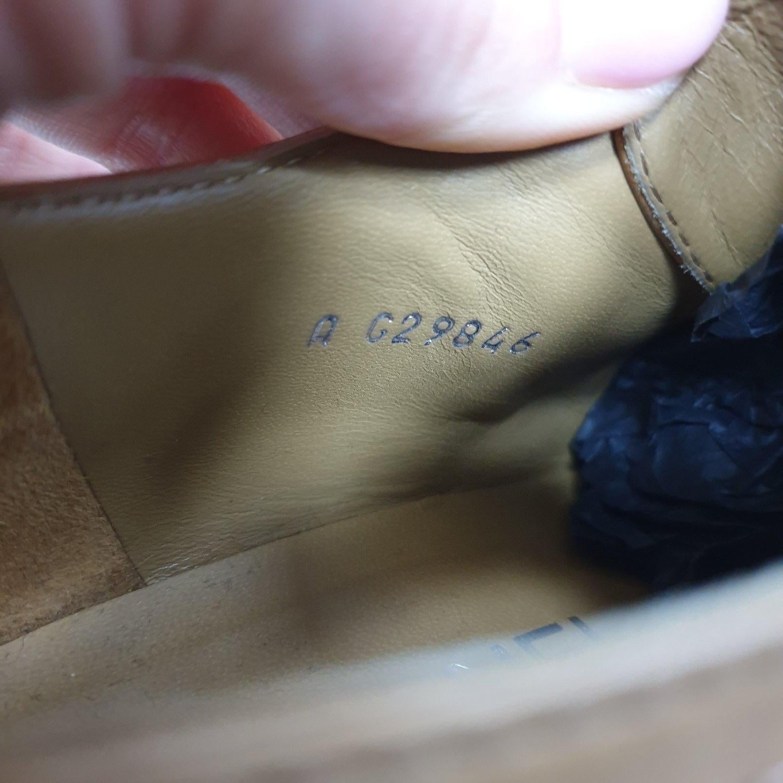 Chanel  Gesteppte Leder-Oxfords mit Kettenverzierung an der Kappe im Angebot 8