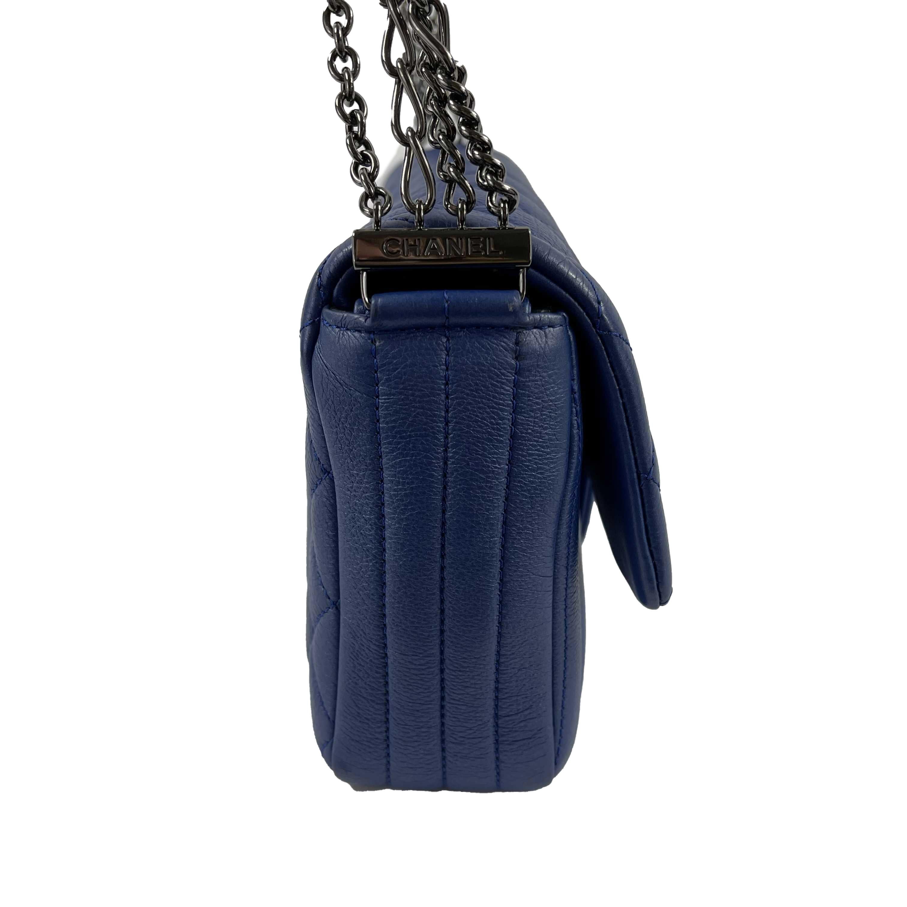 CHANEL Quilted Leather Medium Single Flap Blue / Ruthenium Shoulder Bag 3
